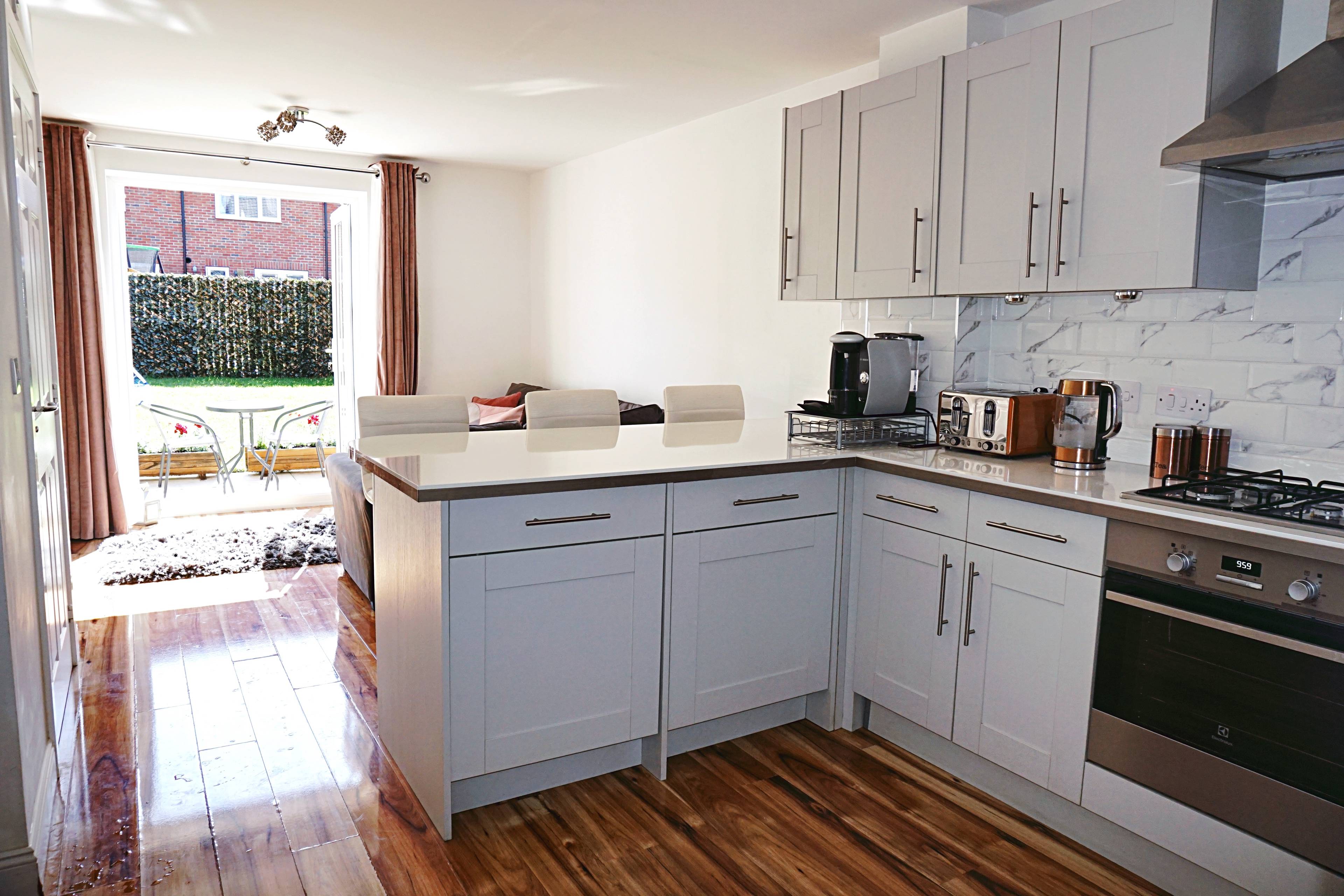 Lounge / Kitchen