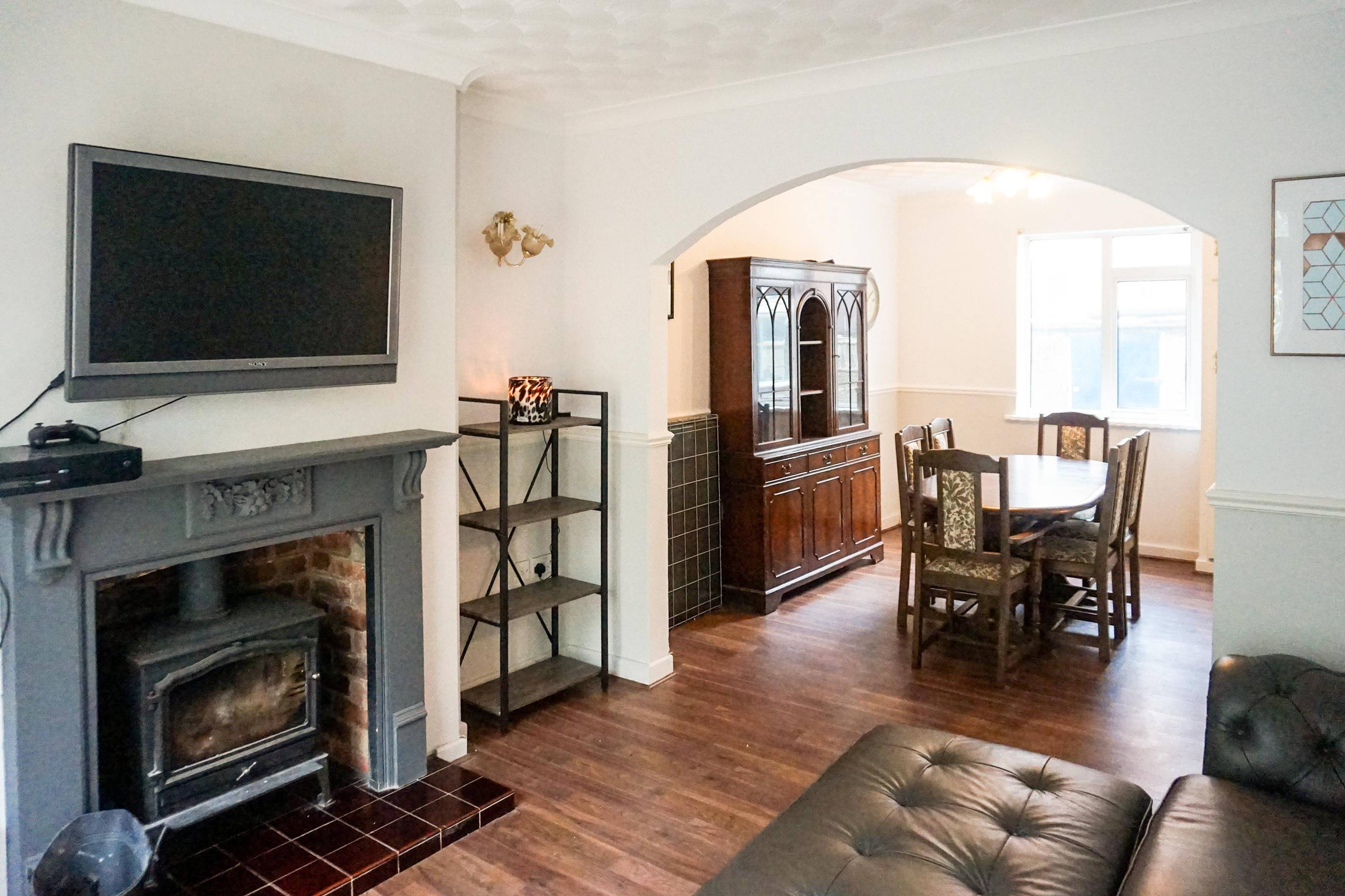 Lounge/Dining Room