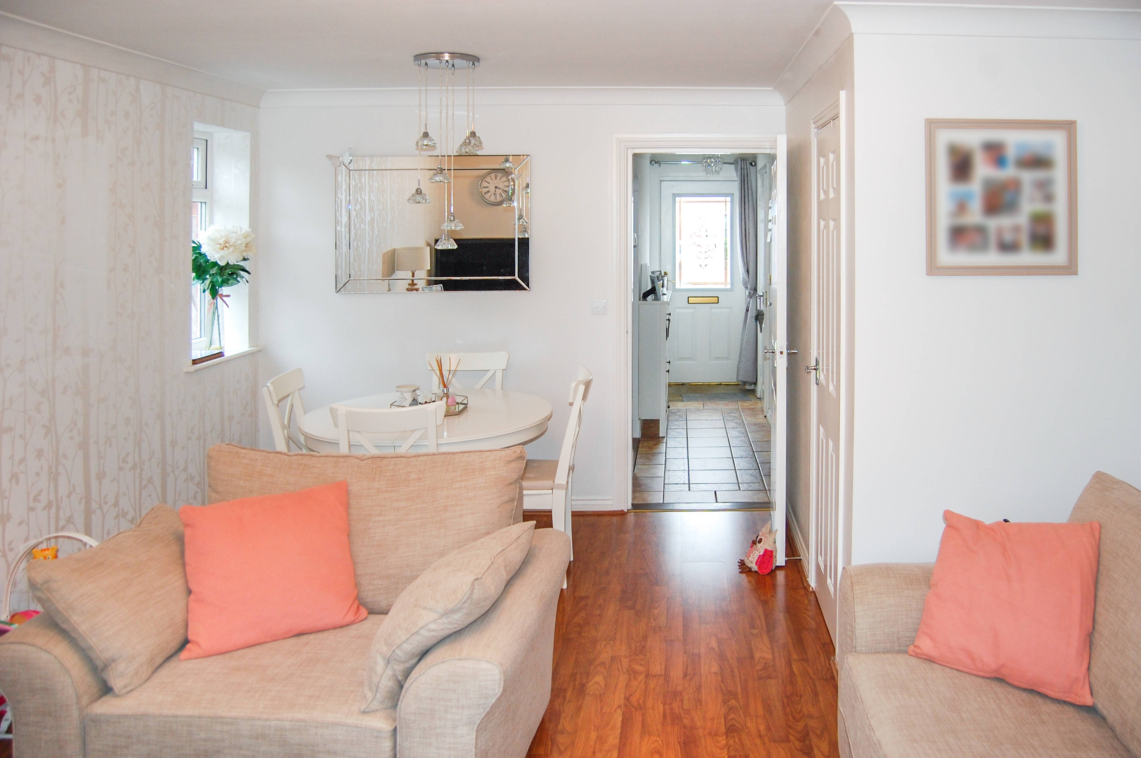 Lounge/Dining Room