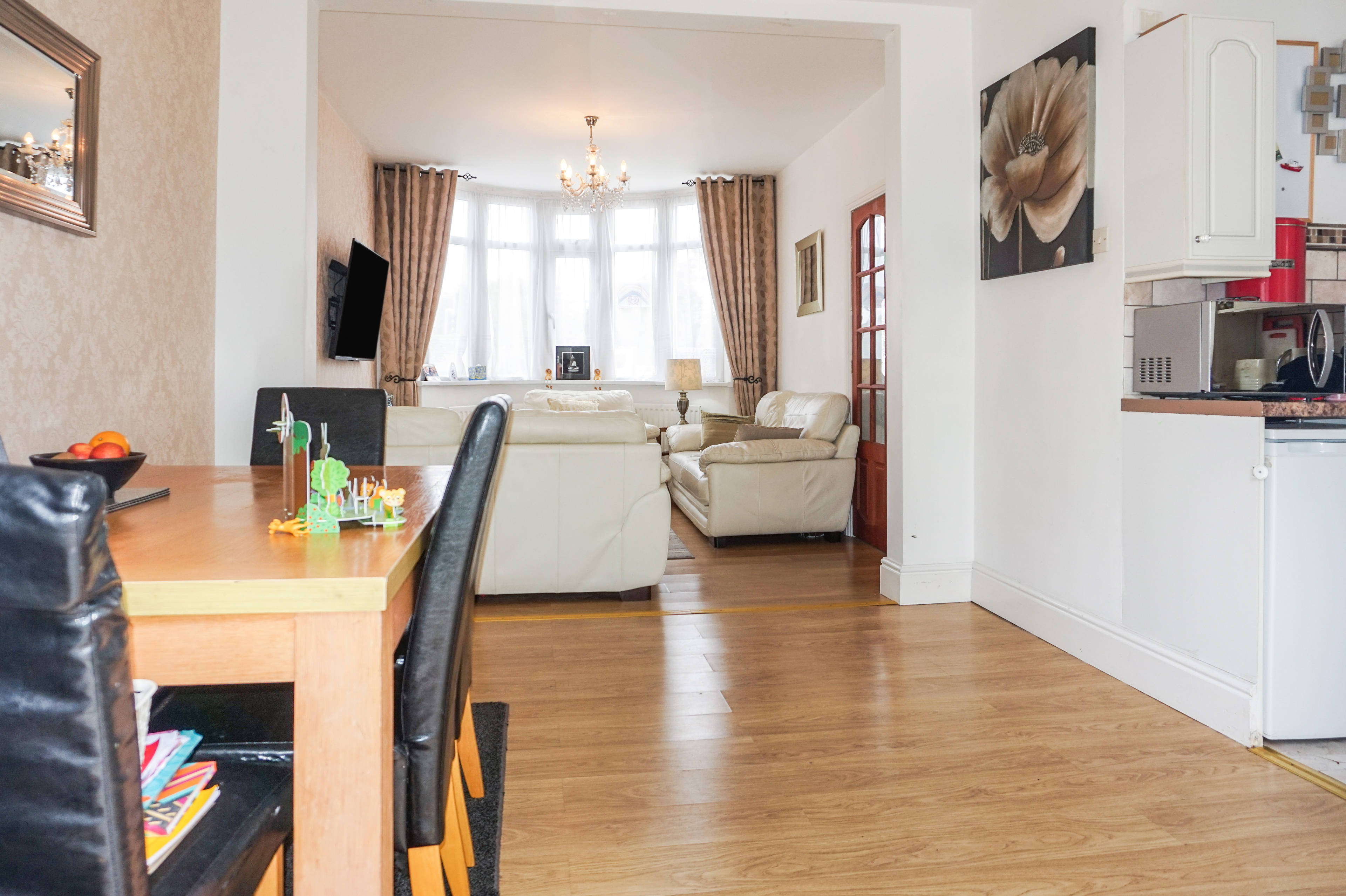 Lounge/Dining Room