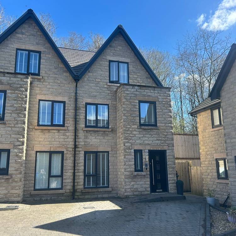 5 bedroom semi-detached house