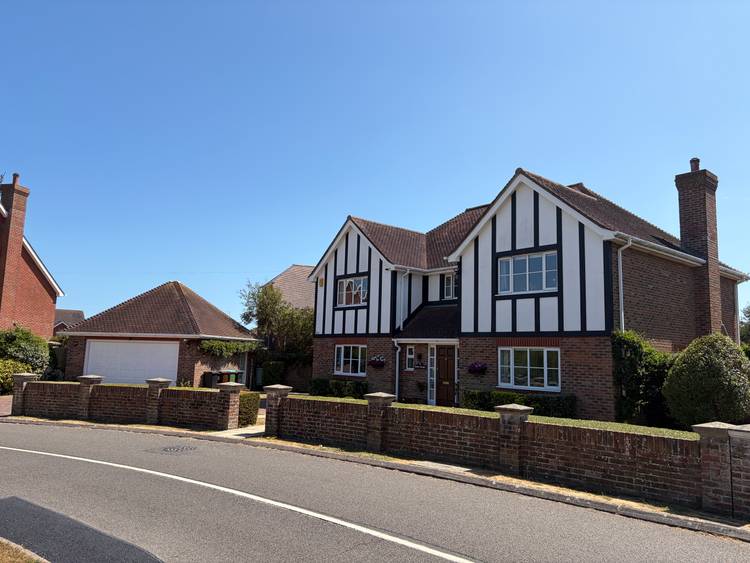4 bedroom detached house