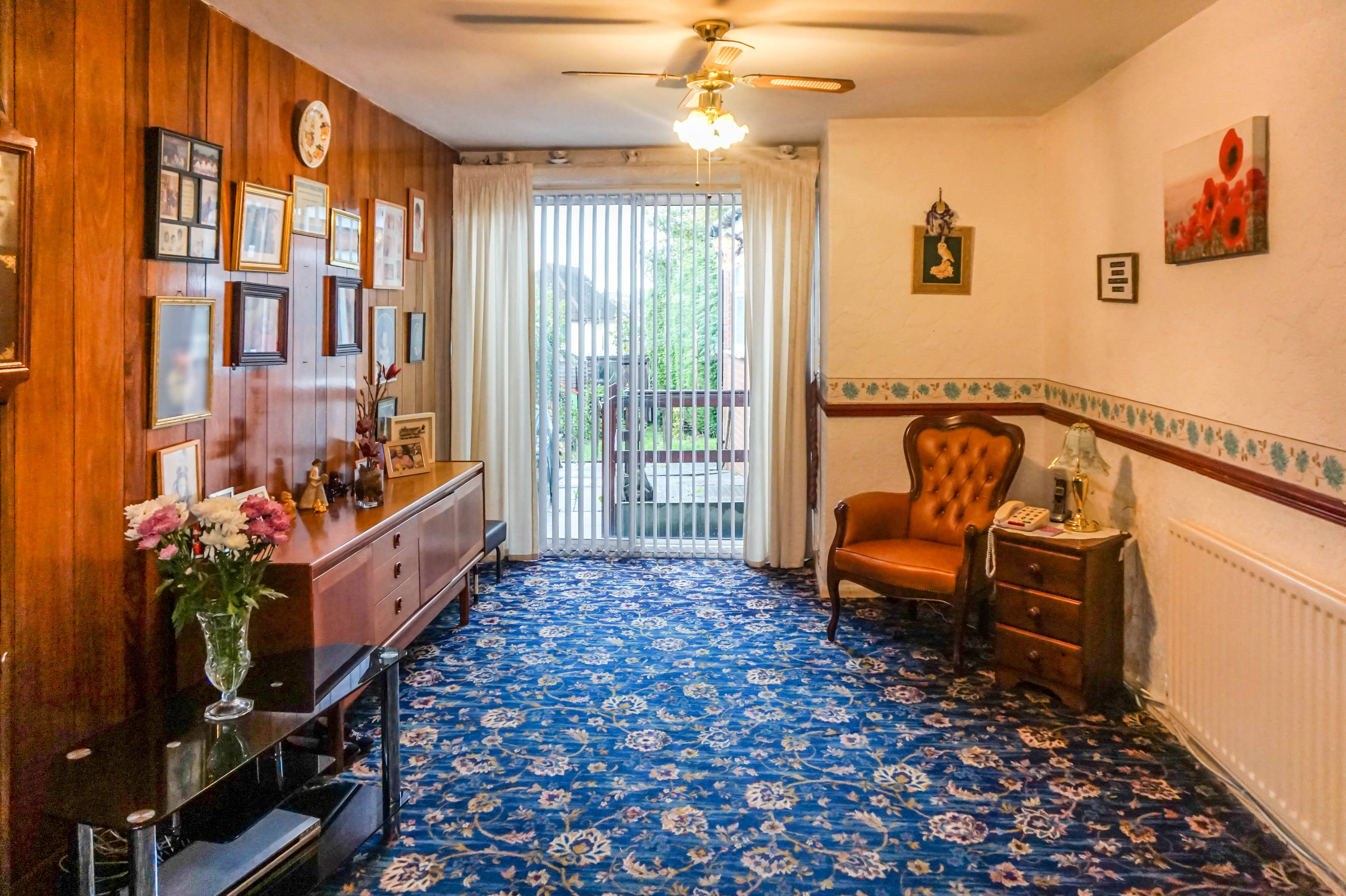 Lounge/Dining Room