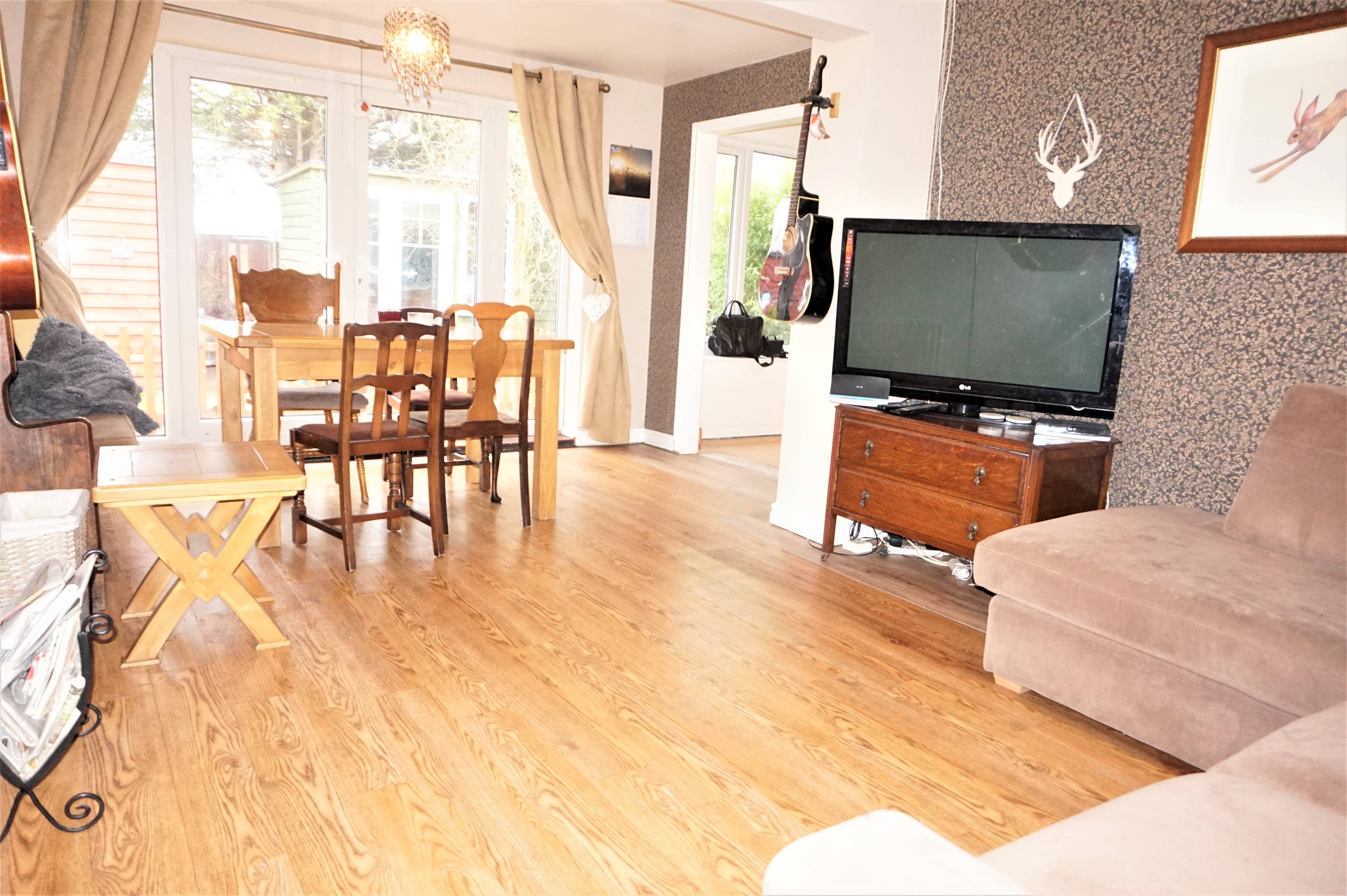 Lounge/Dining Room
