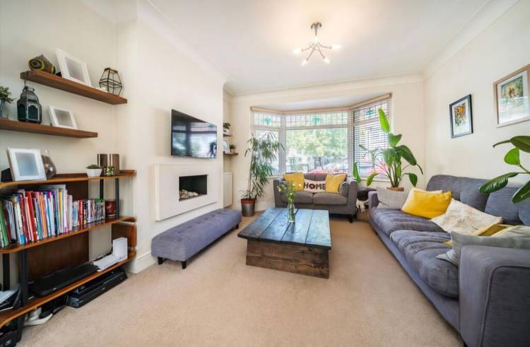 5 bedroom terraced house