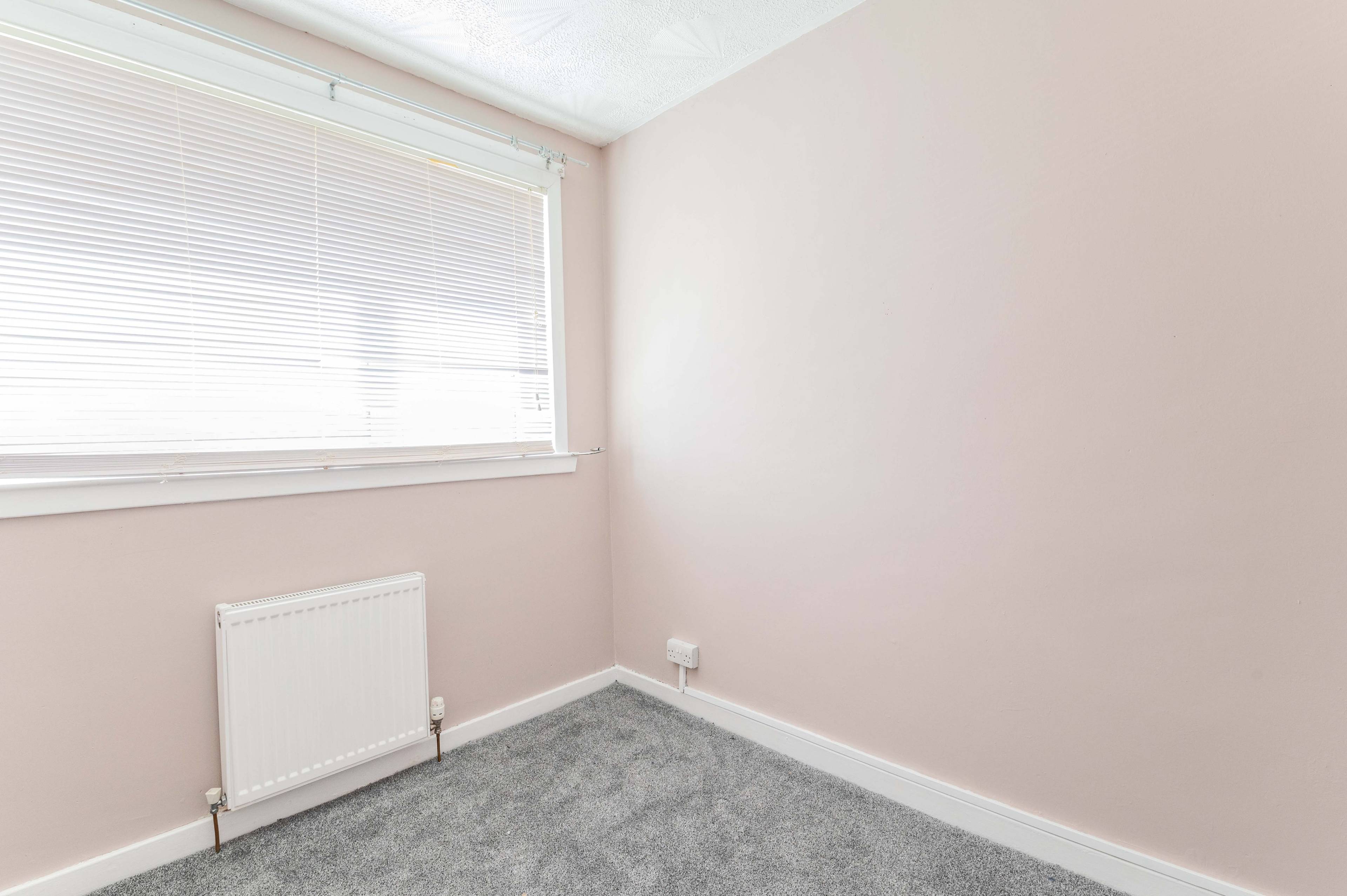 Bed 3 / Dining Room