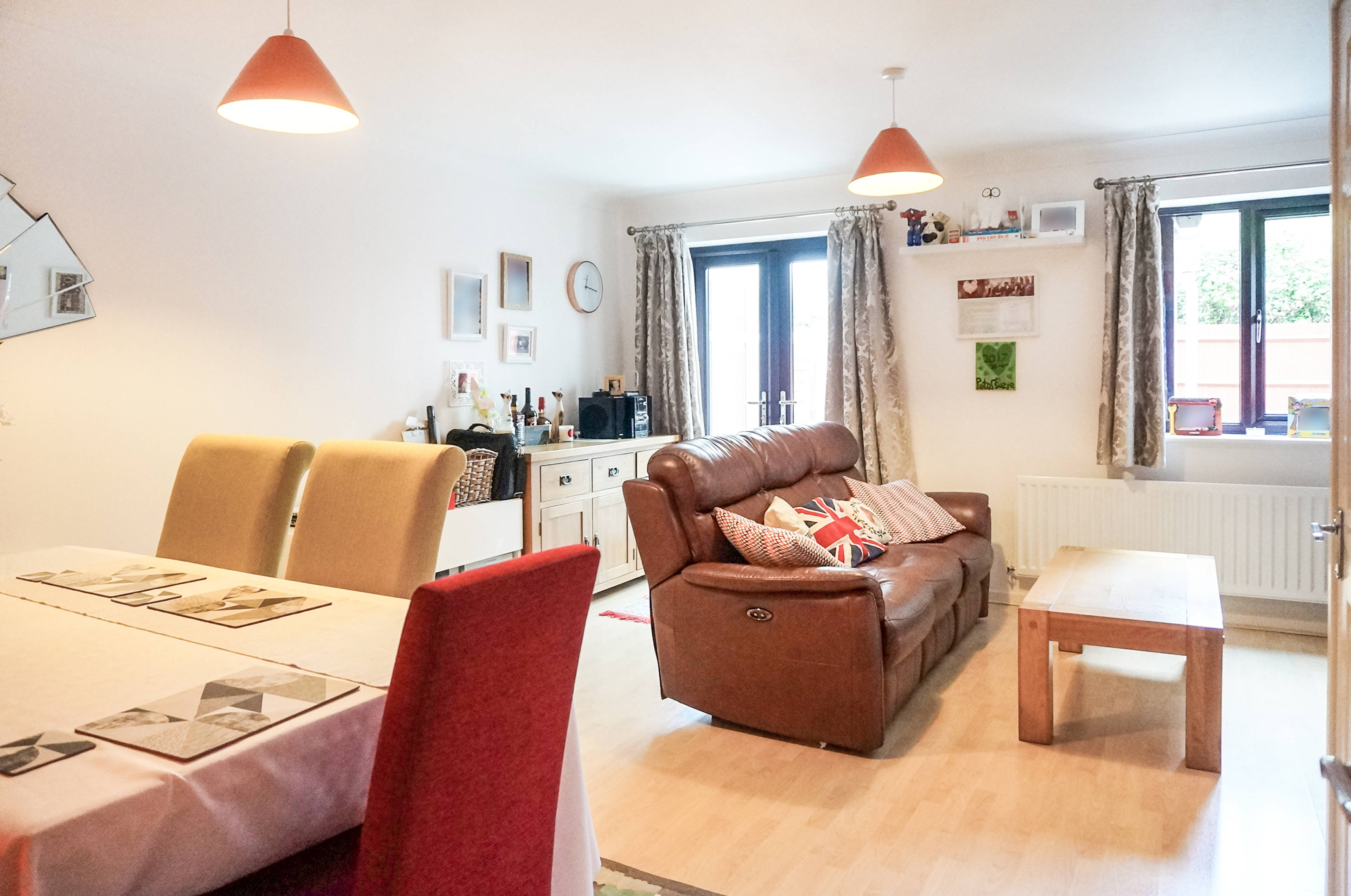 Lounge/Dining Room