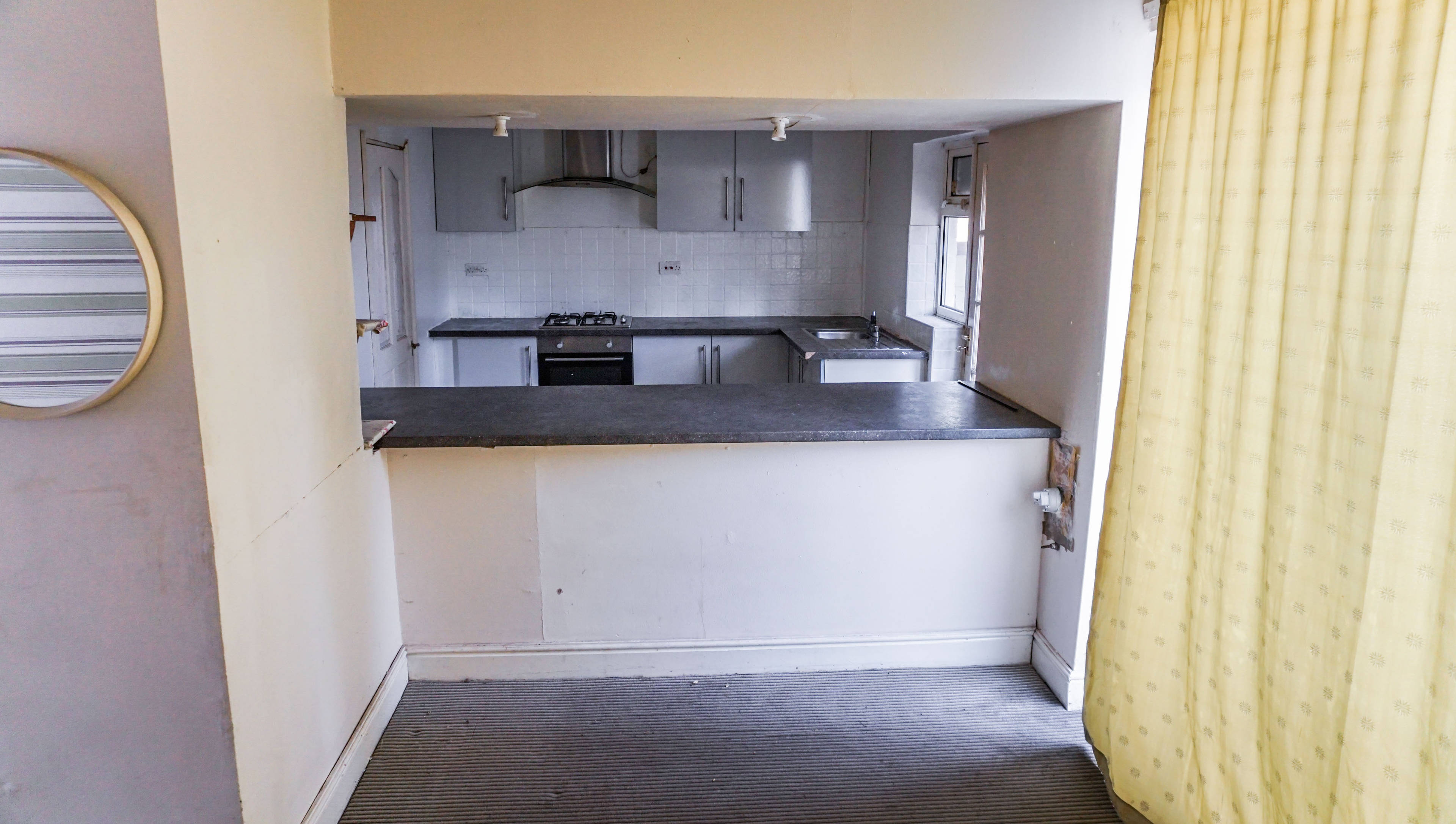 Lounge / Kitchen