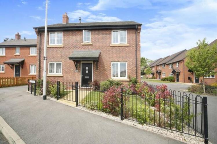 3 bedroom detached house