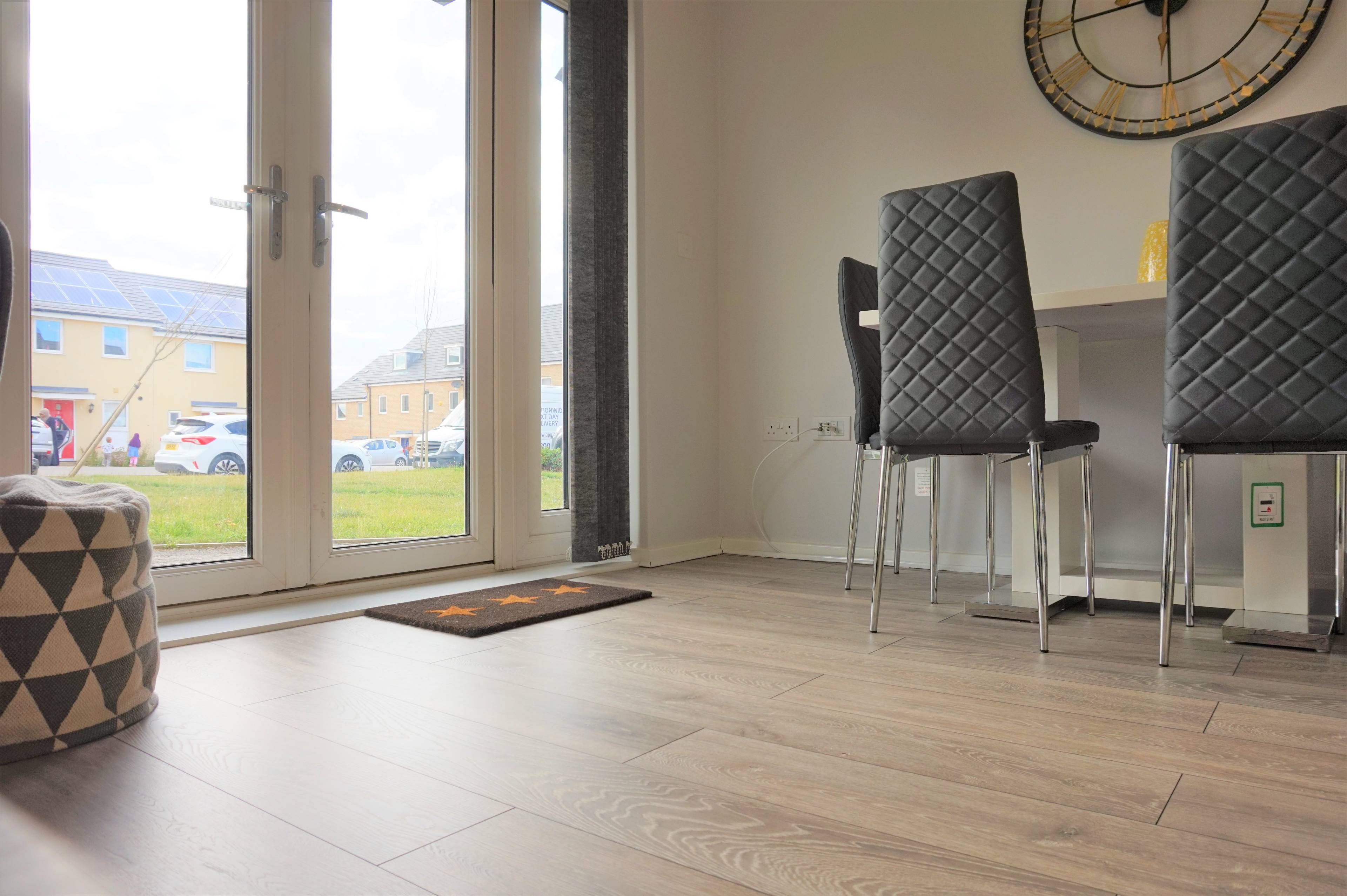 Lounge/Dining Room