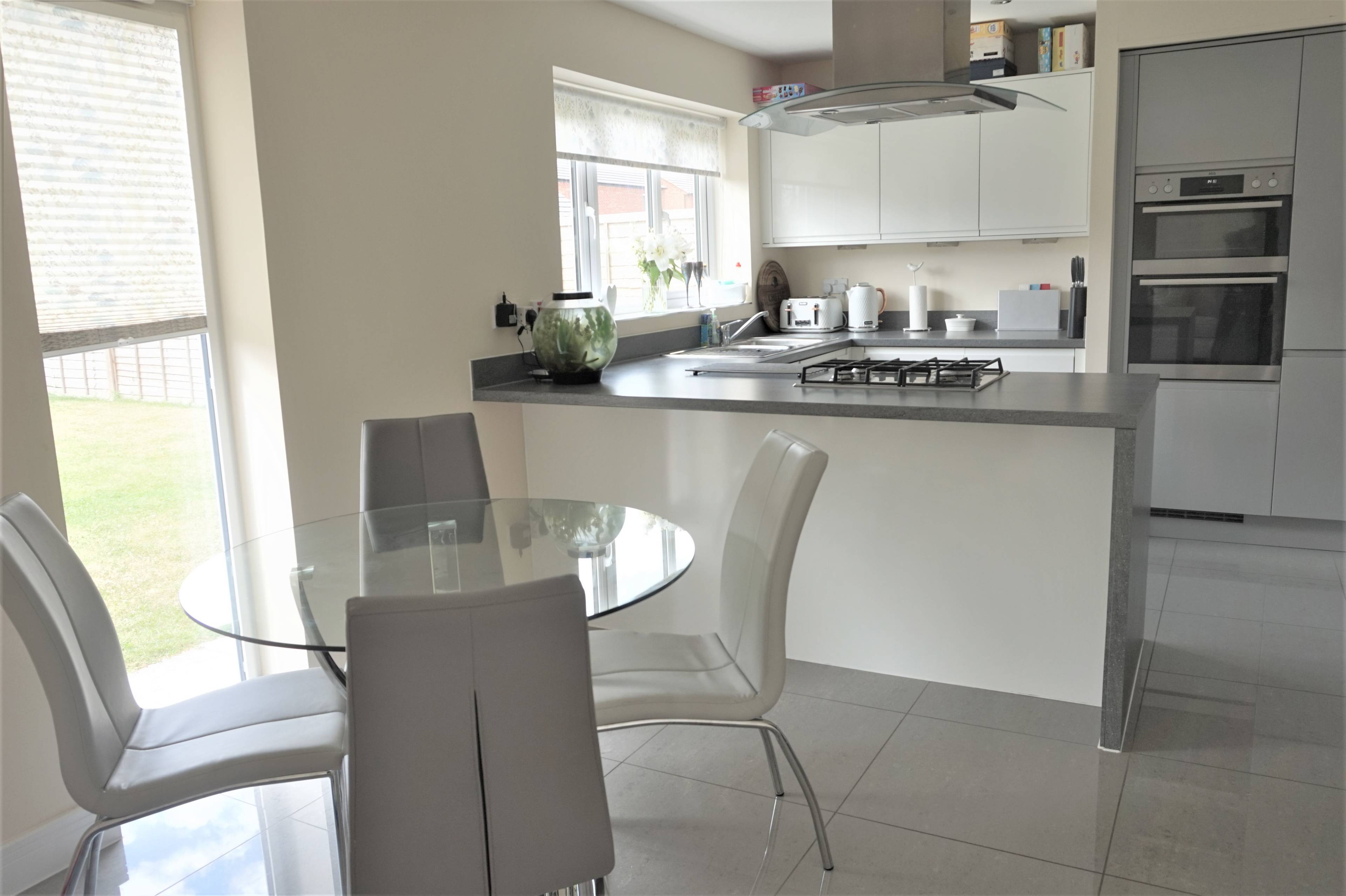 Kitchen/Breakfast