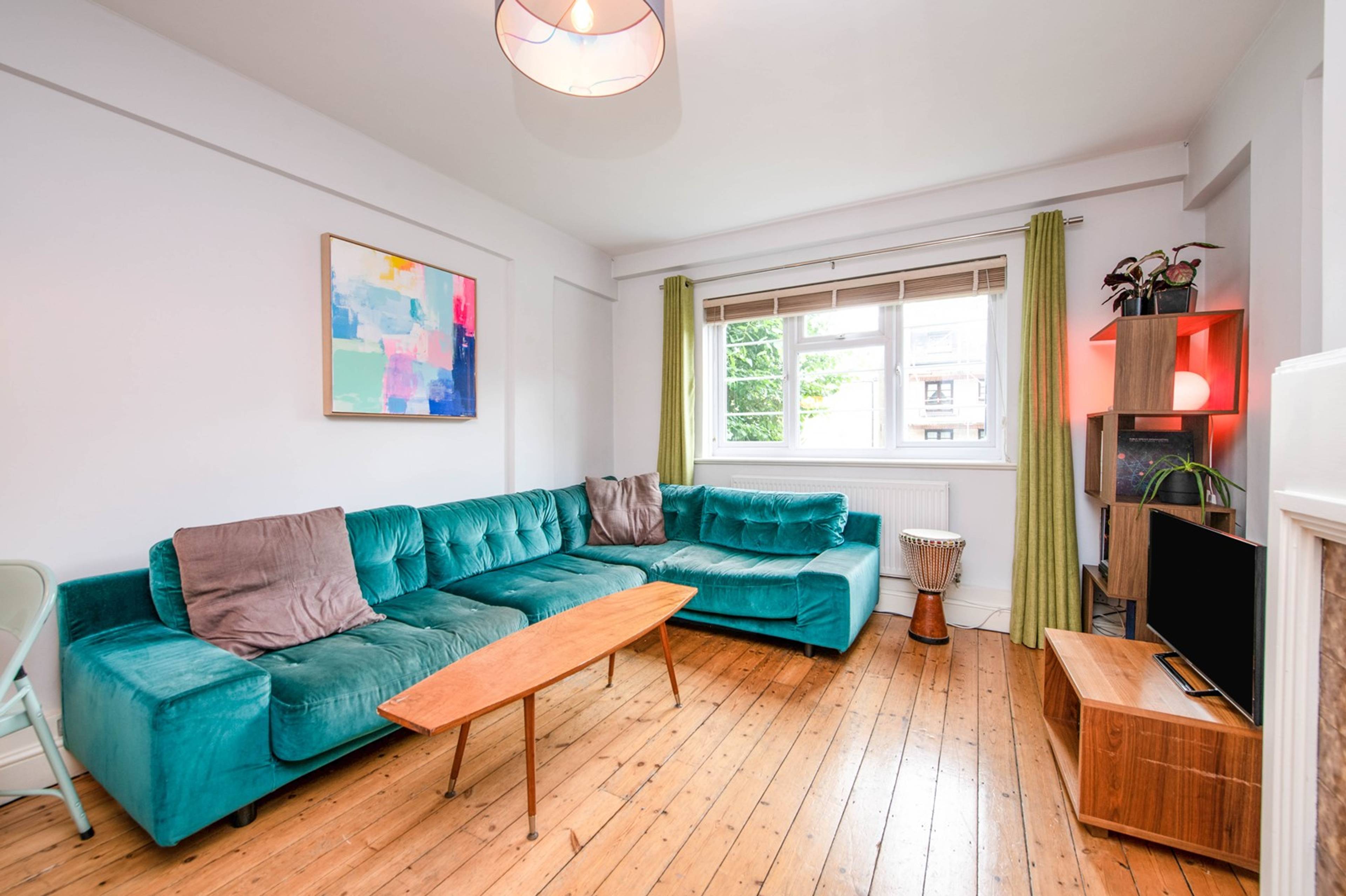 Lounge/Dining Room