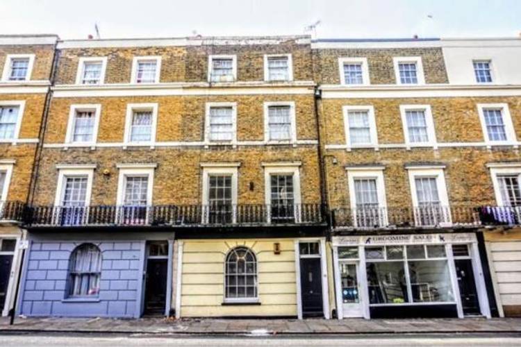 2 bedroom maisonette