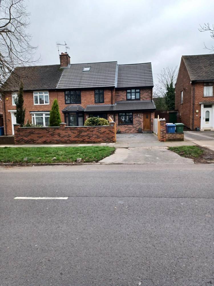 5 bedroom semi-detached house