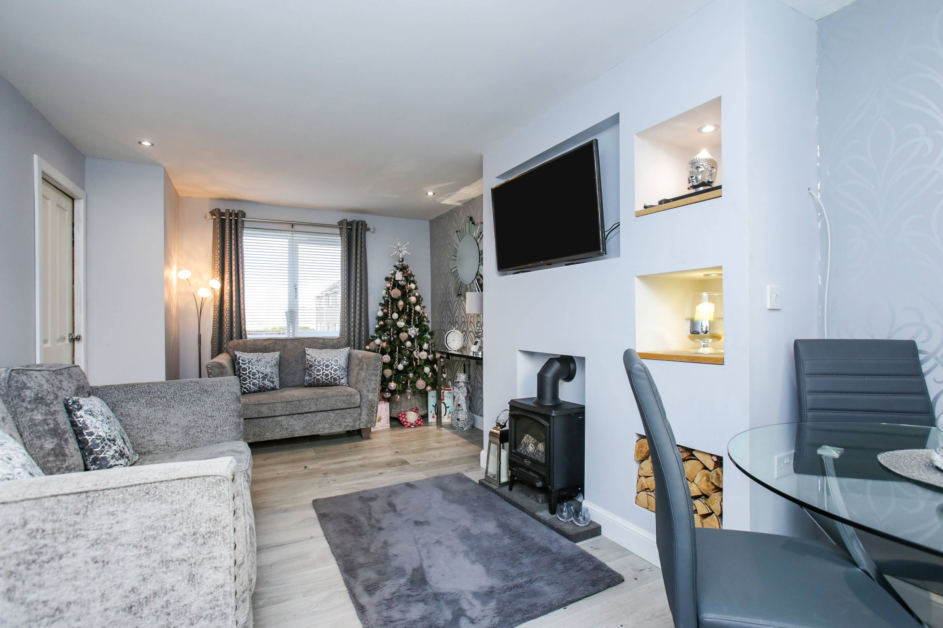 Lounge/Dining Room