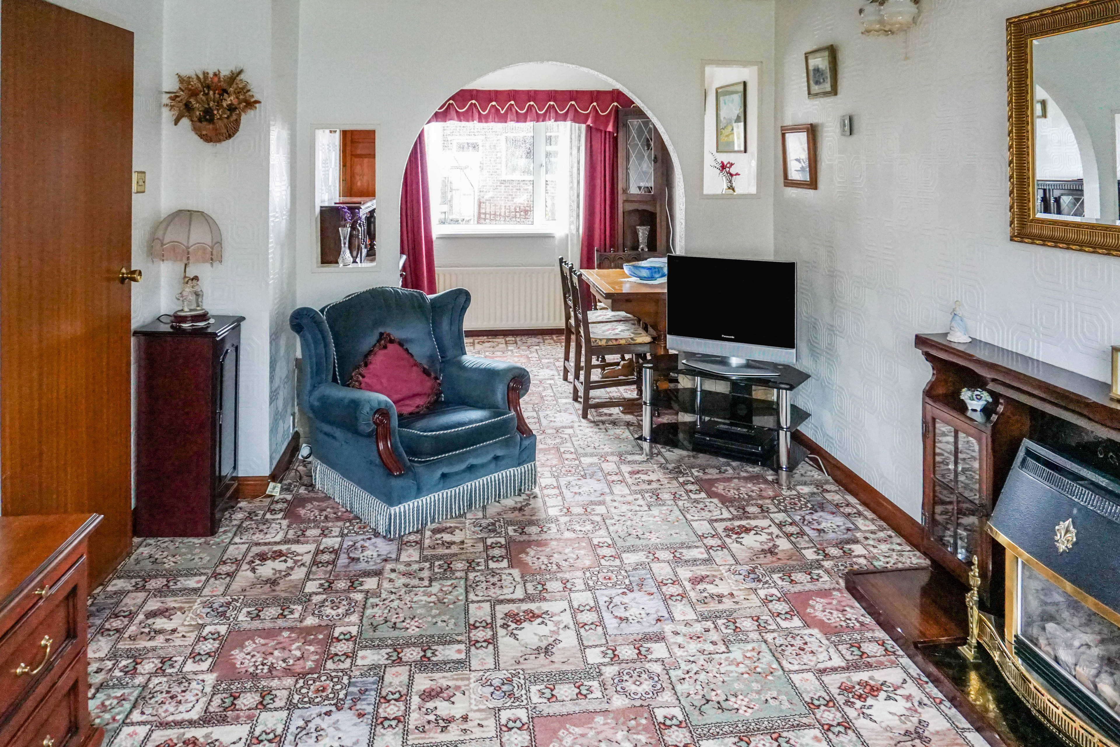 Lounge/Dining Room