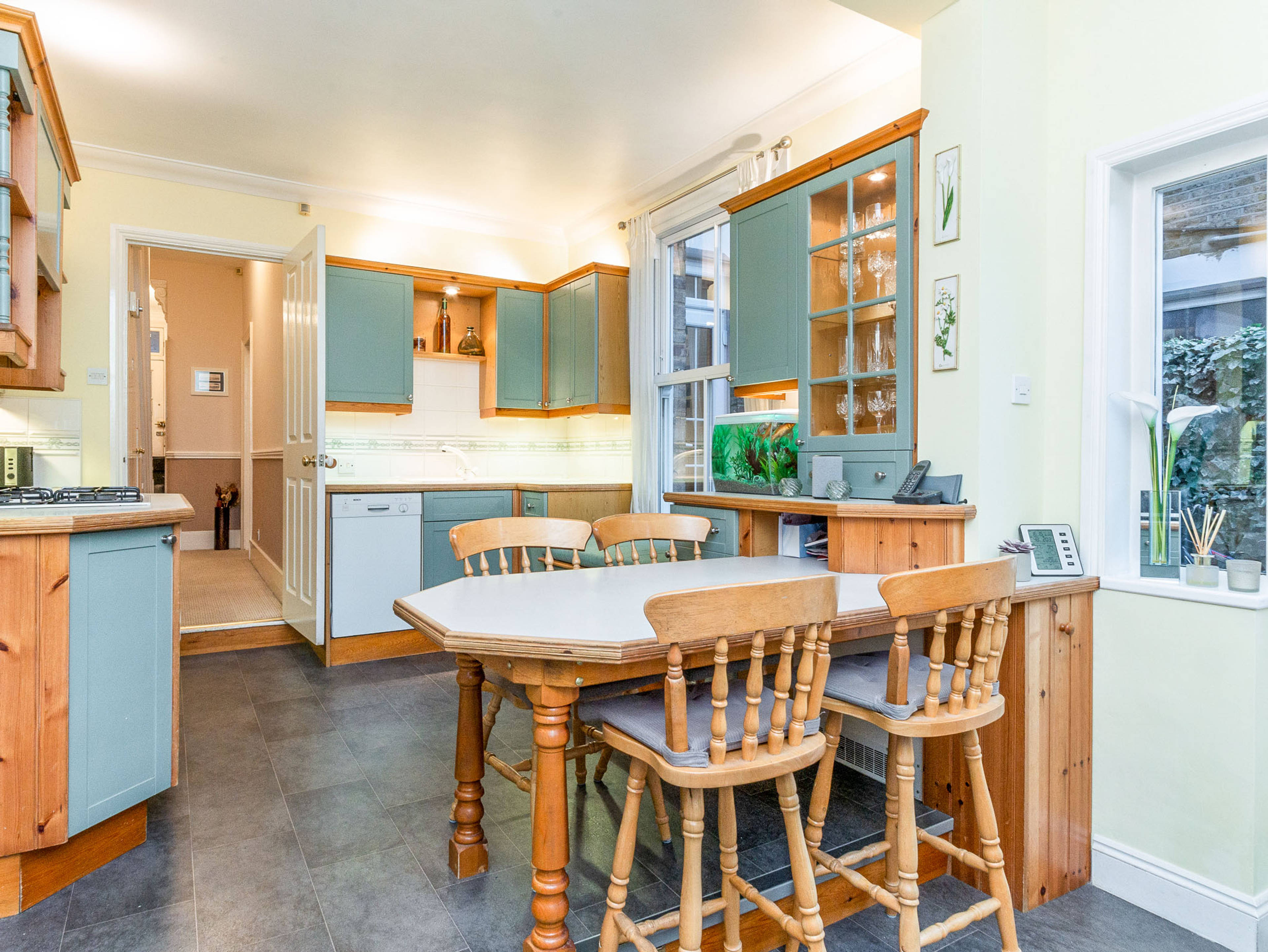 Kitchen/Breakfast