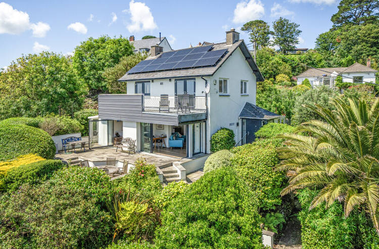 4 bedroom detached house