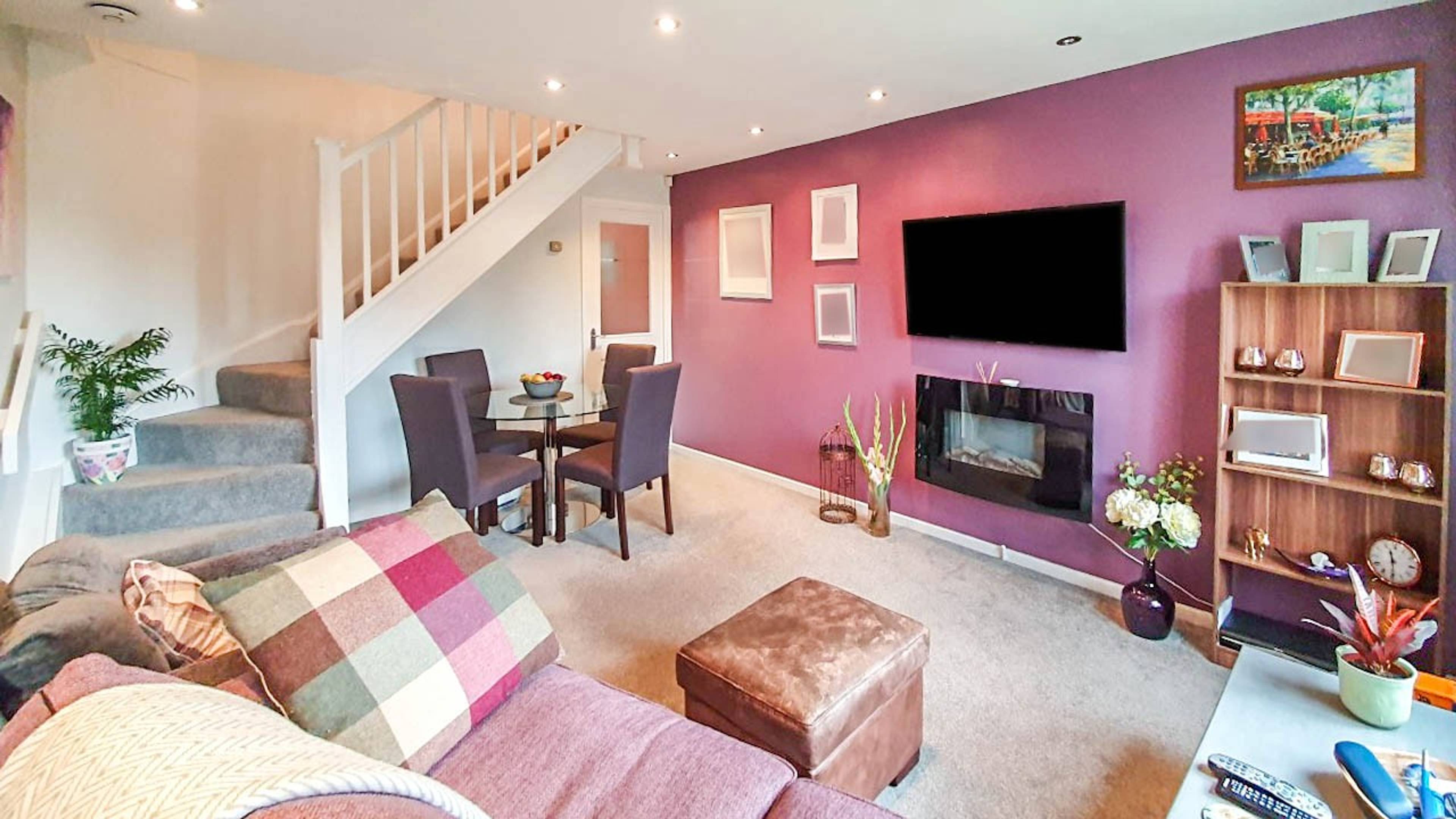 Lounge/Dining Room