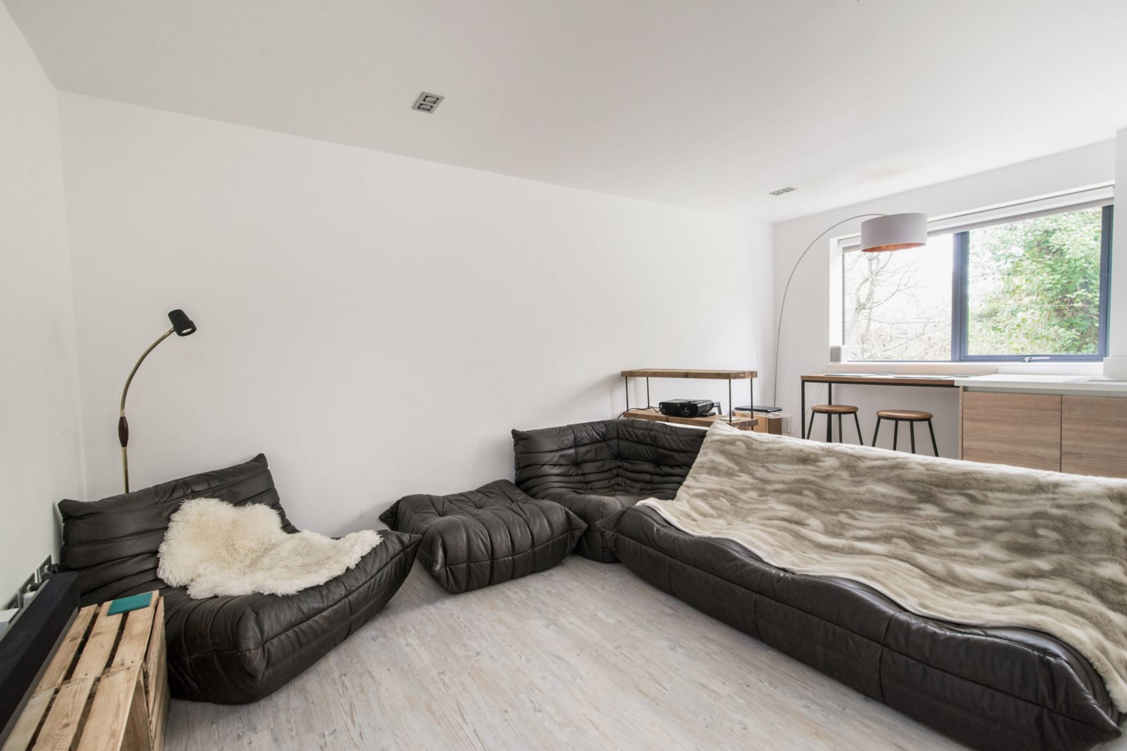 Lounge / Kitchen