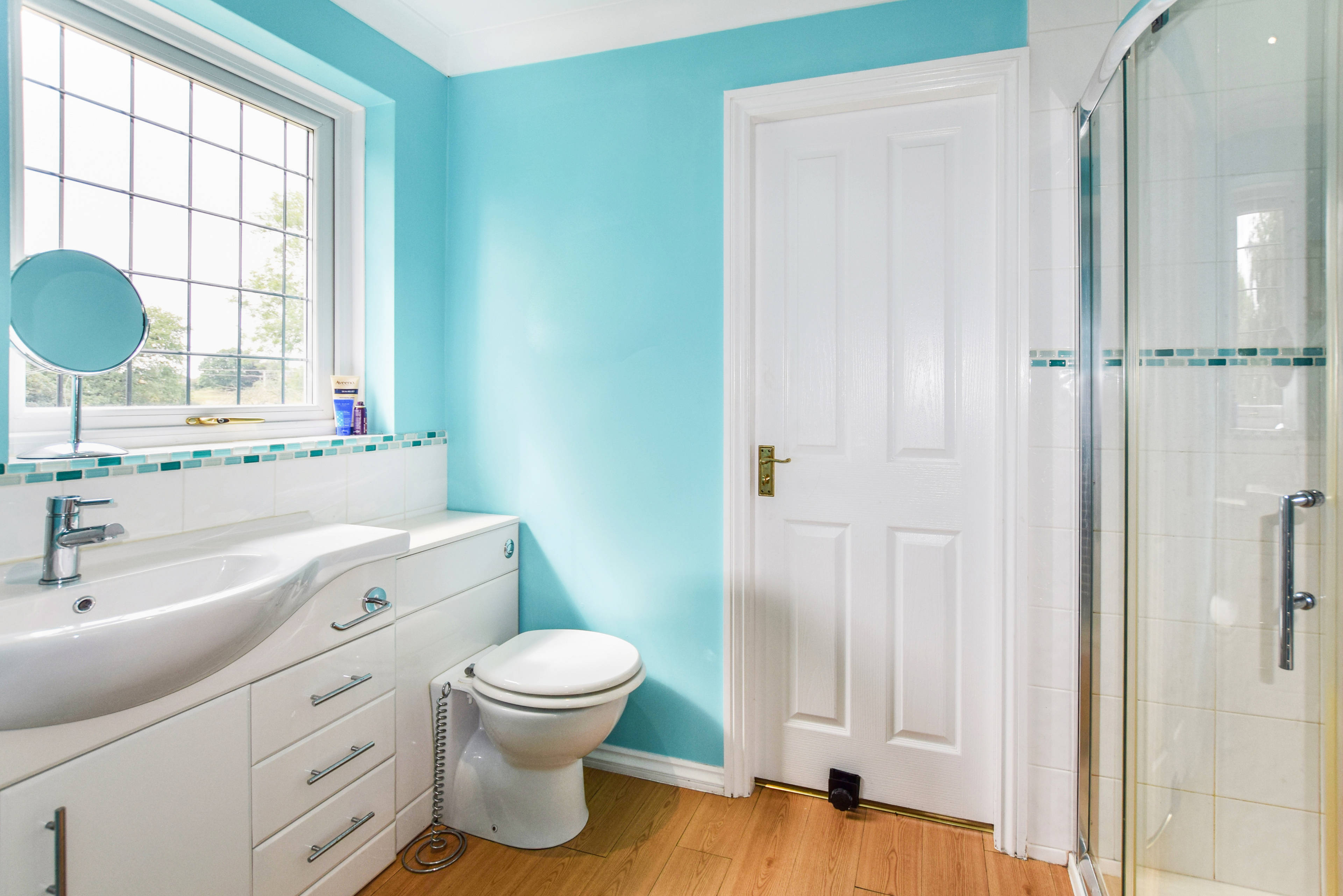 Jack & Jill En-suite