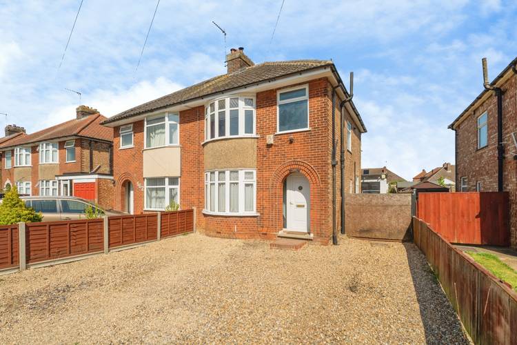 3 bedroom semi-detached house