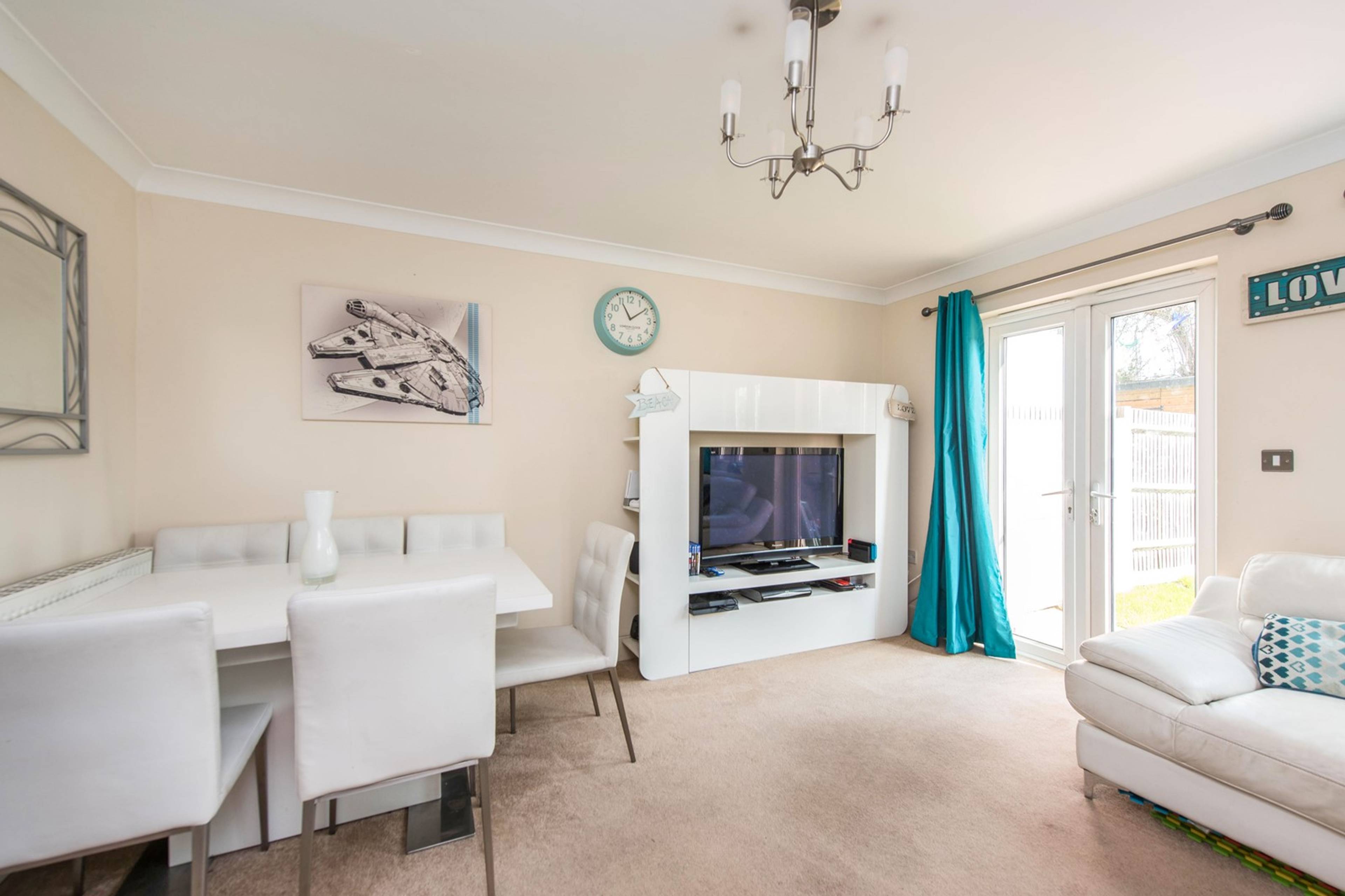 Lounge/Dining Room