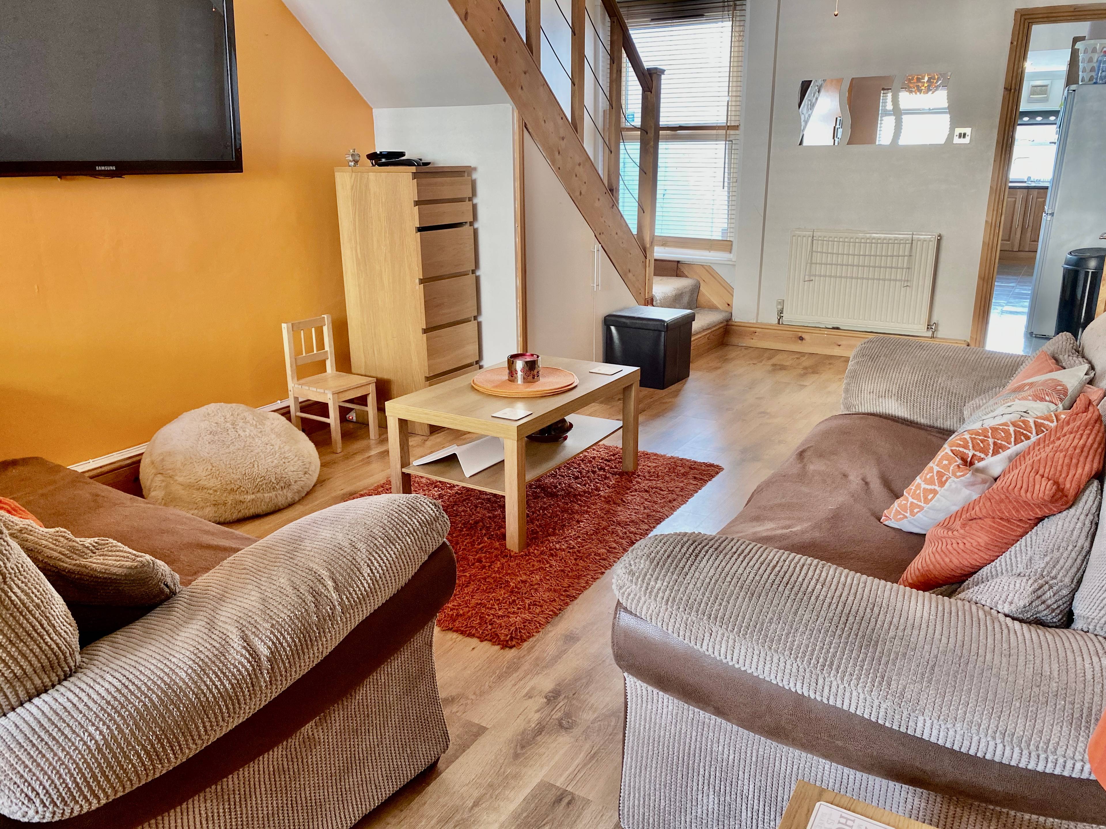 Lounge/Dining Room