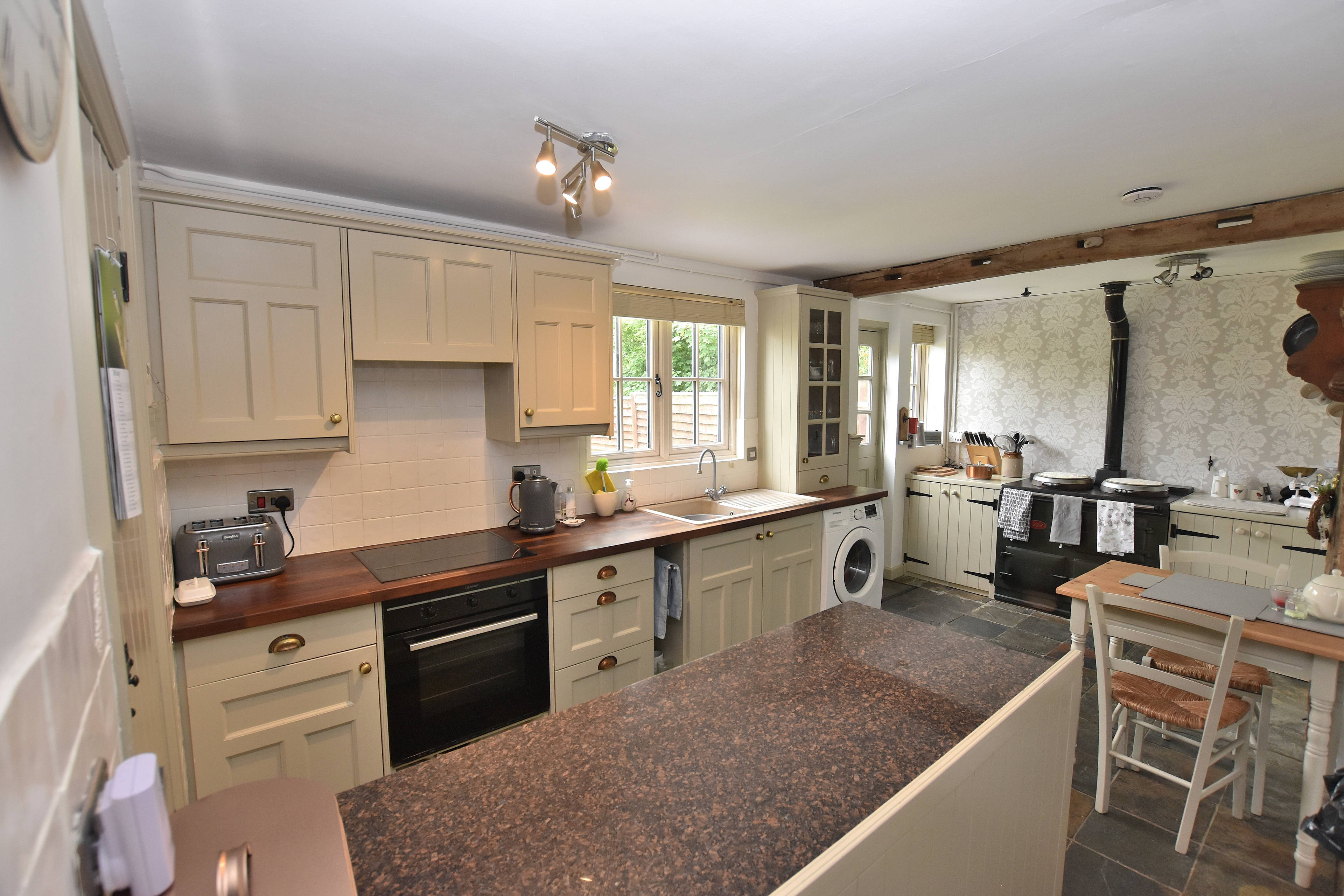 Kitchen/Breakfast
