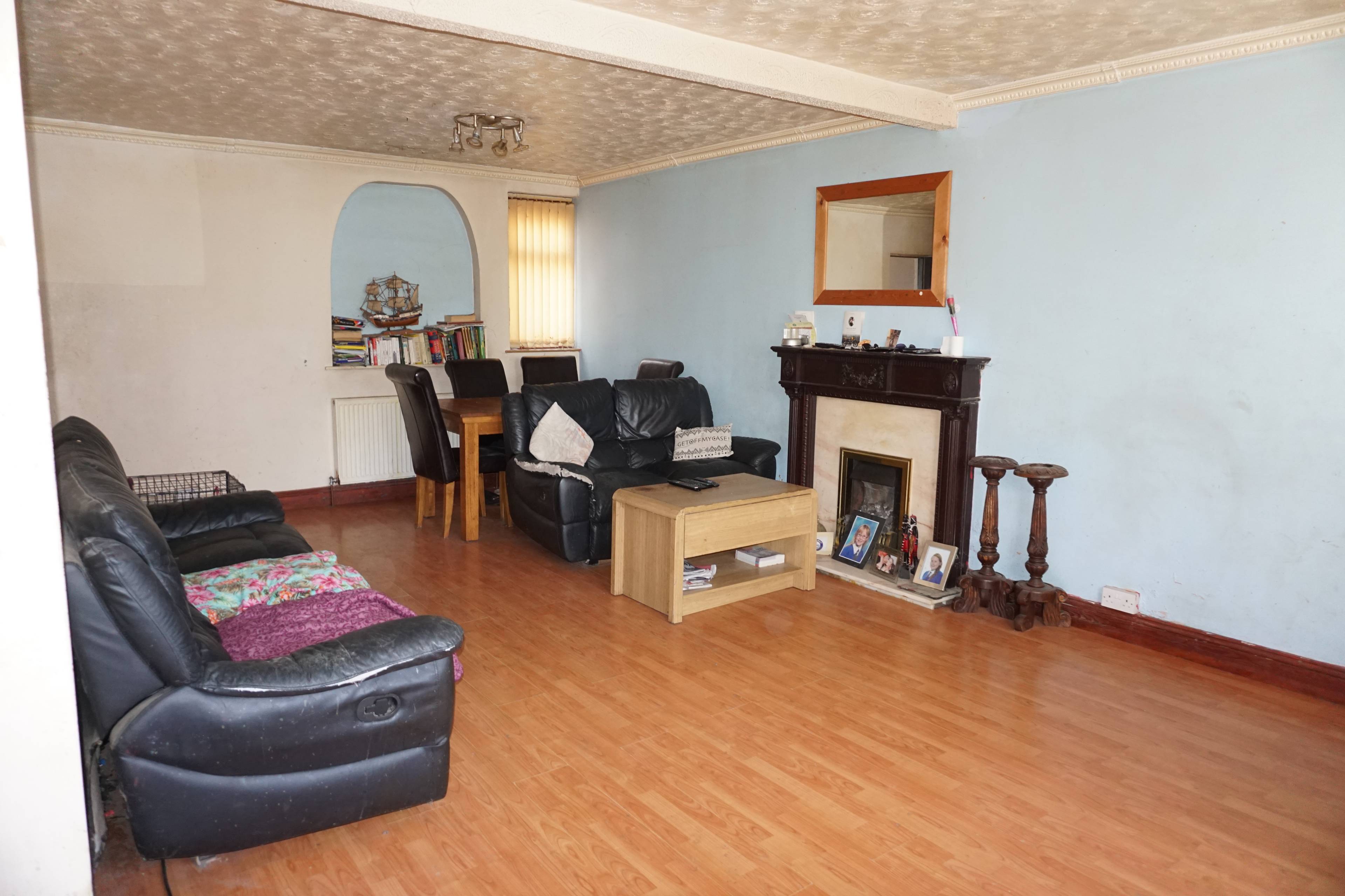 Lounge/Dining Room
