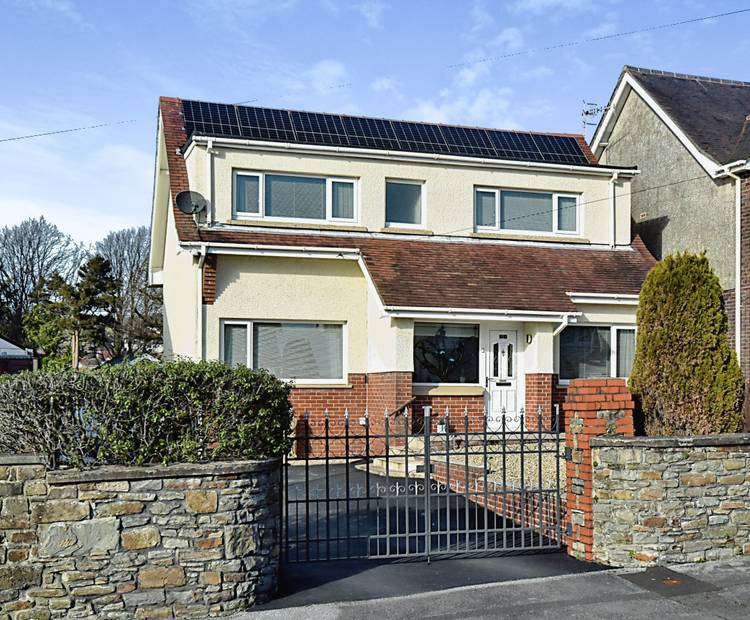 3 bedroom detached house