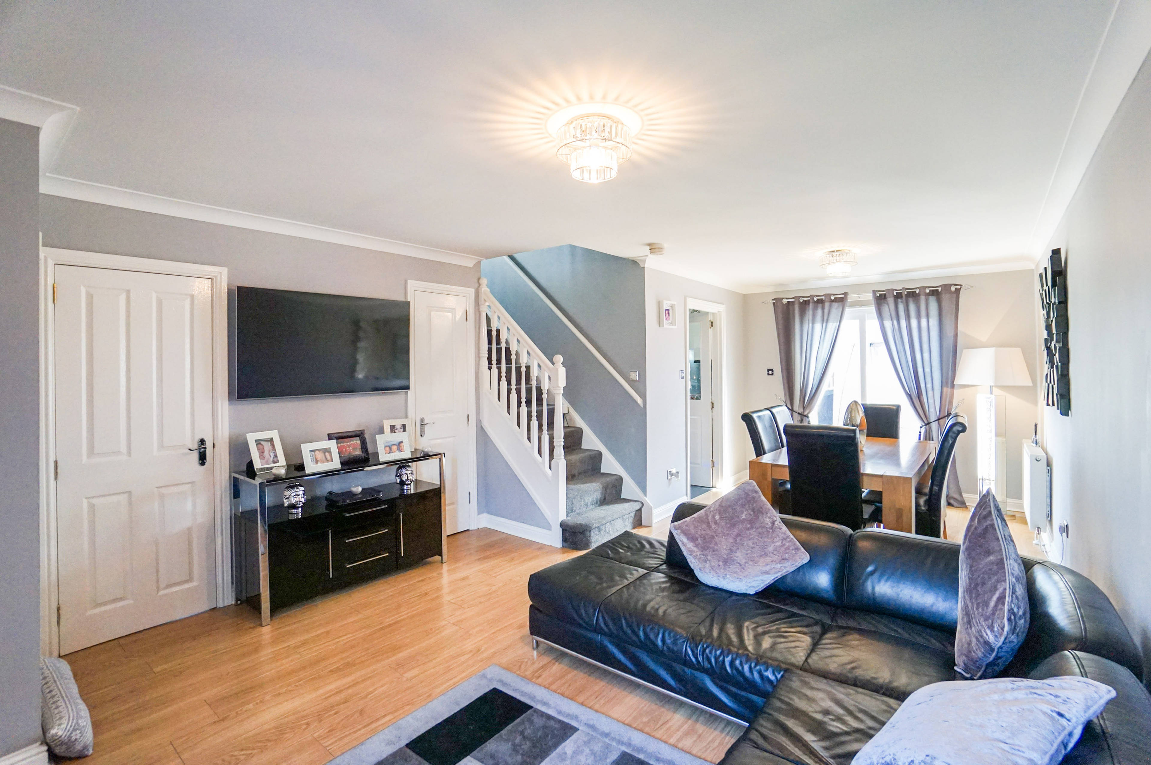 Lounge/Dining Room