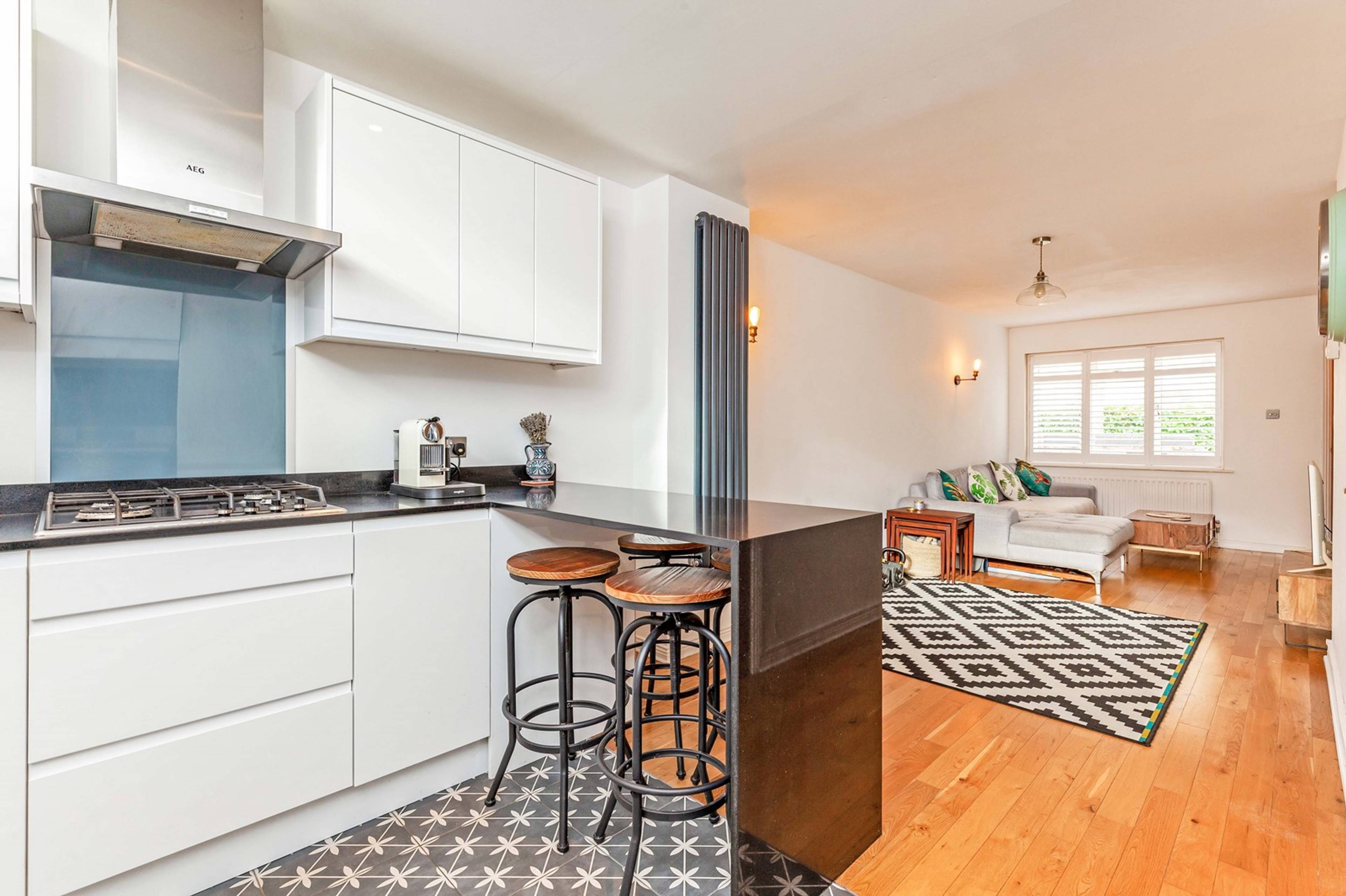 Lounge / Kitchen