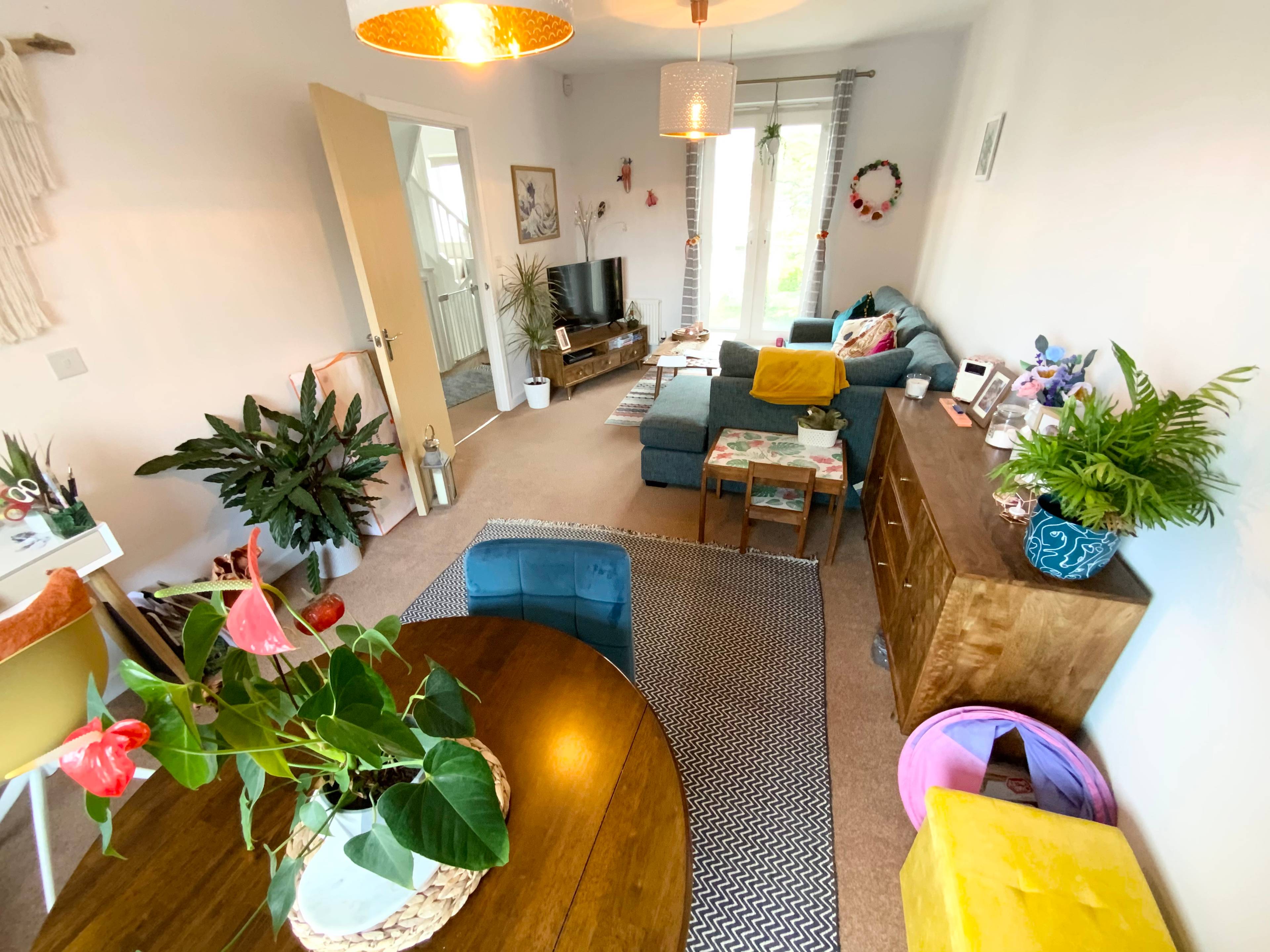 Lounge/Dining Room