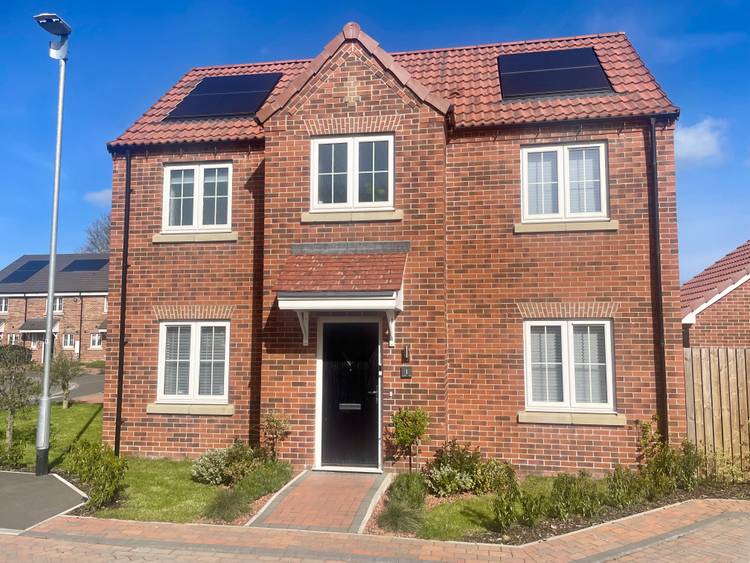 3 bedroom detached house
