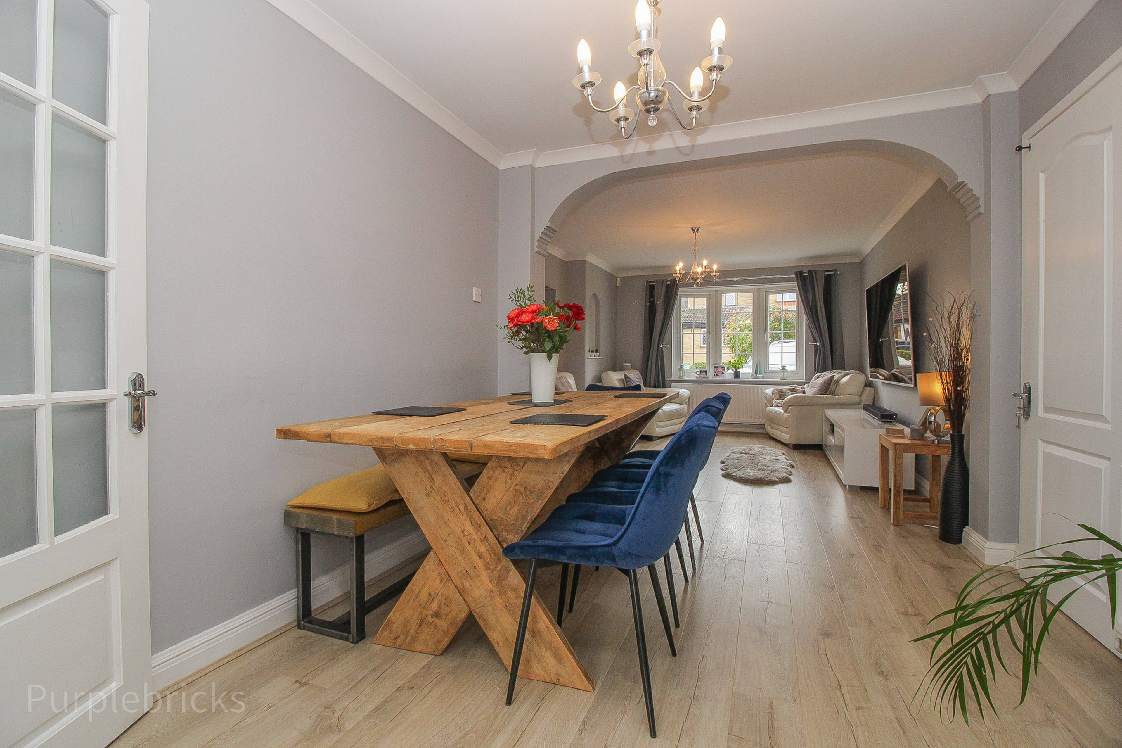 Lounge/Dining Room
