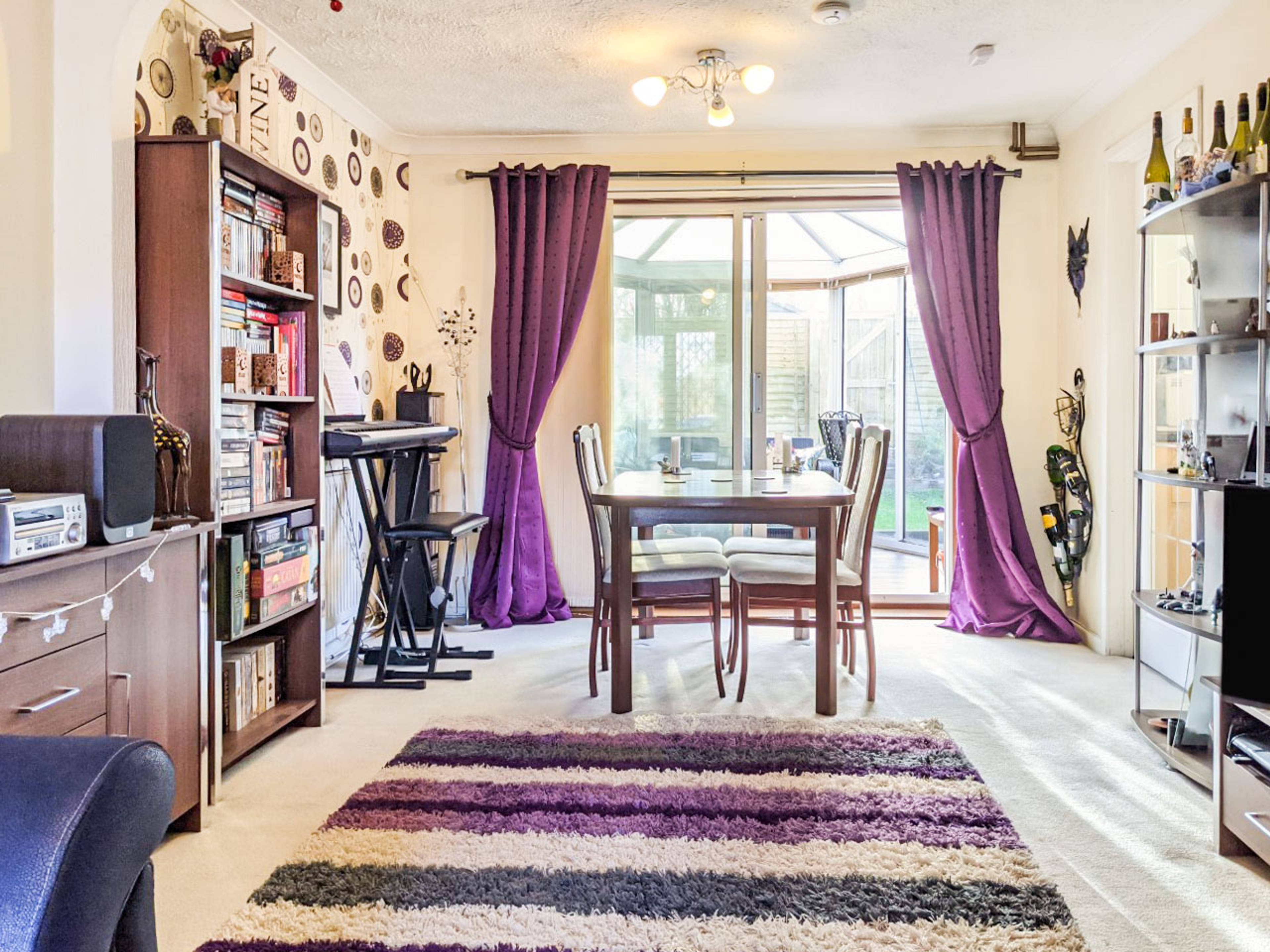 Lounge/Dining Room