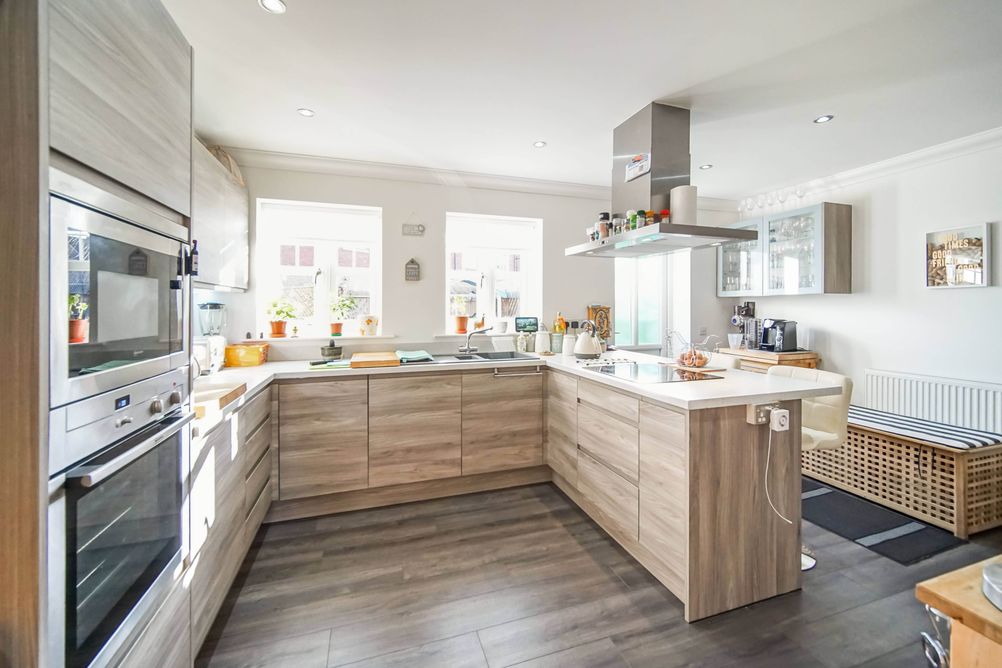 Kitchen/Breakfast