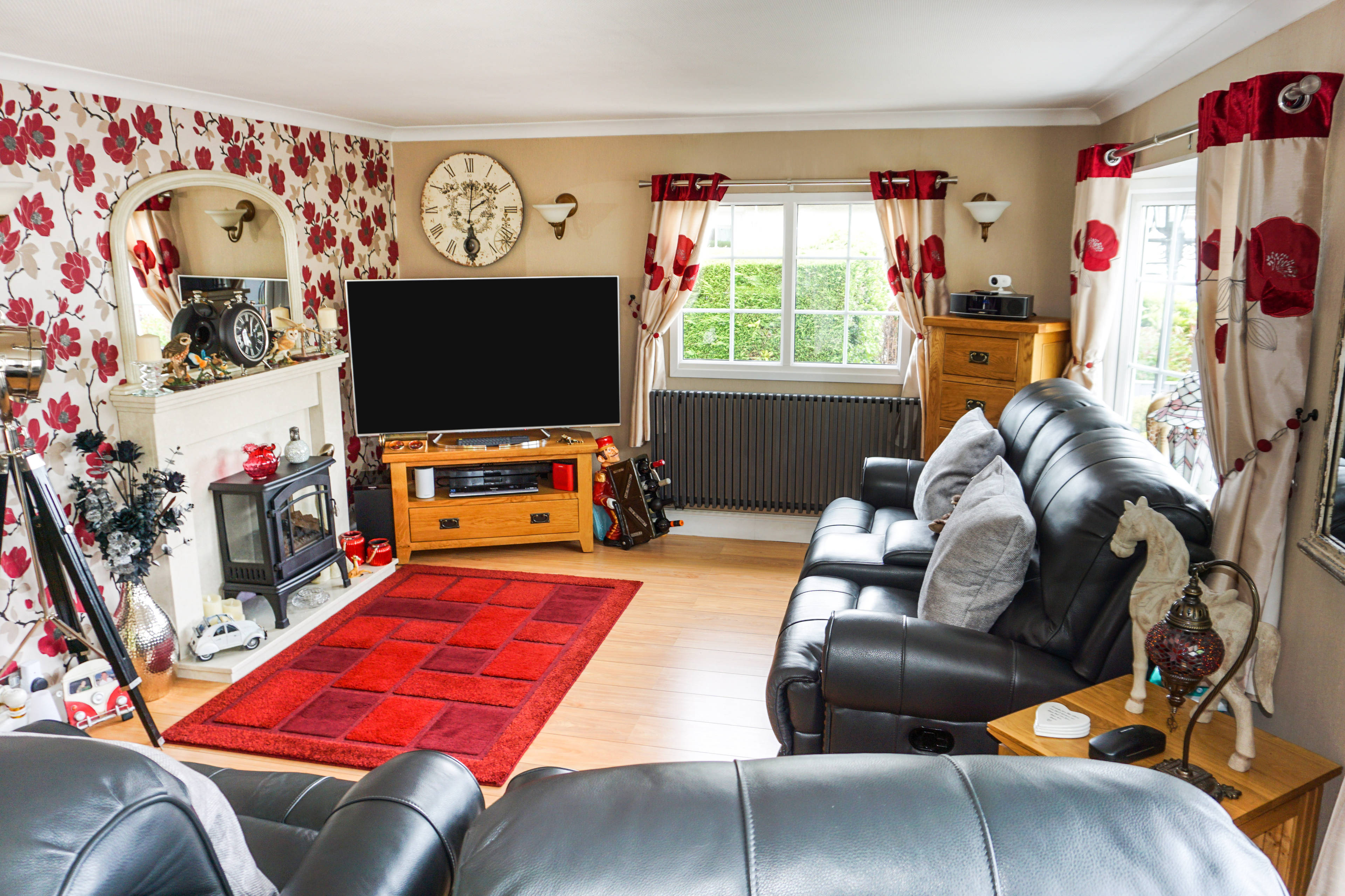 Lounge/Dining Room