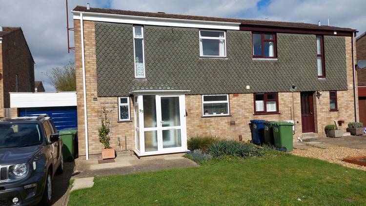 3 bedroom semi-detached house