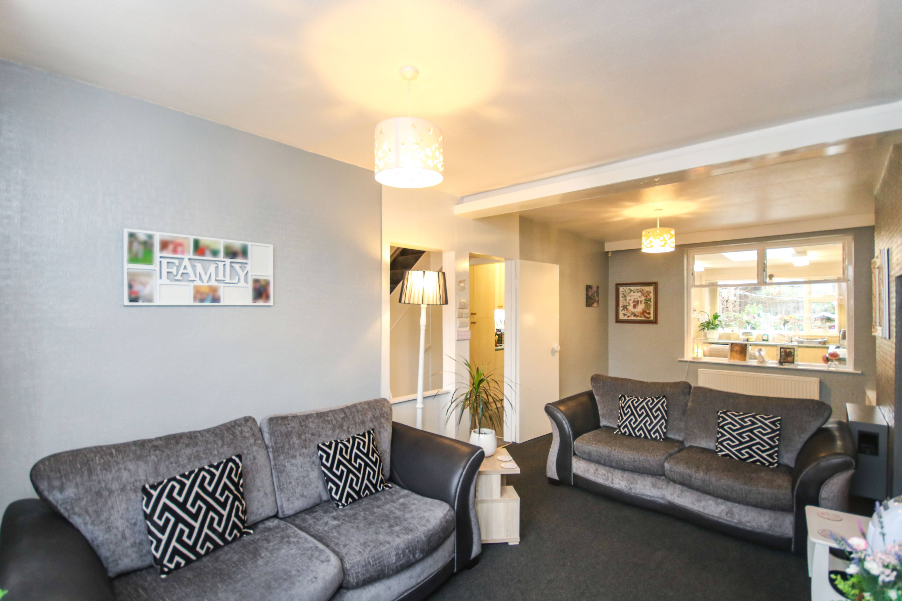 Lounge/Dining Room