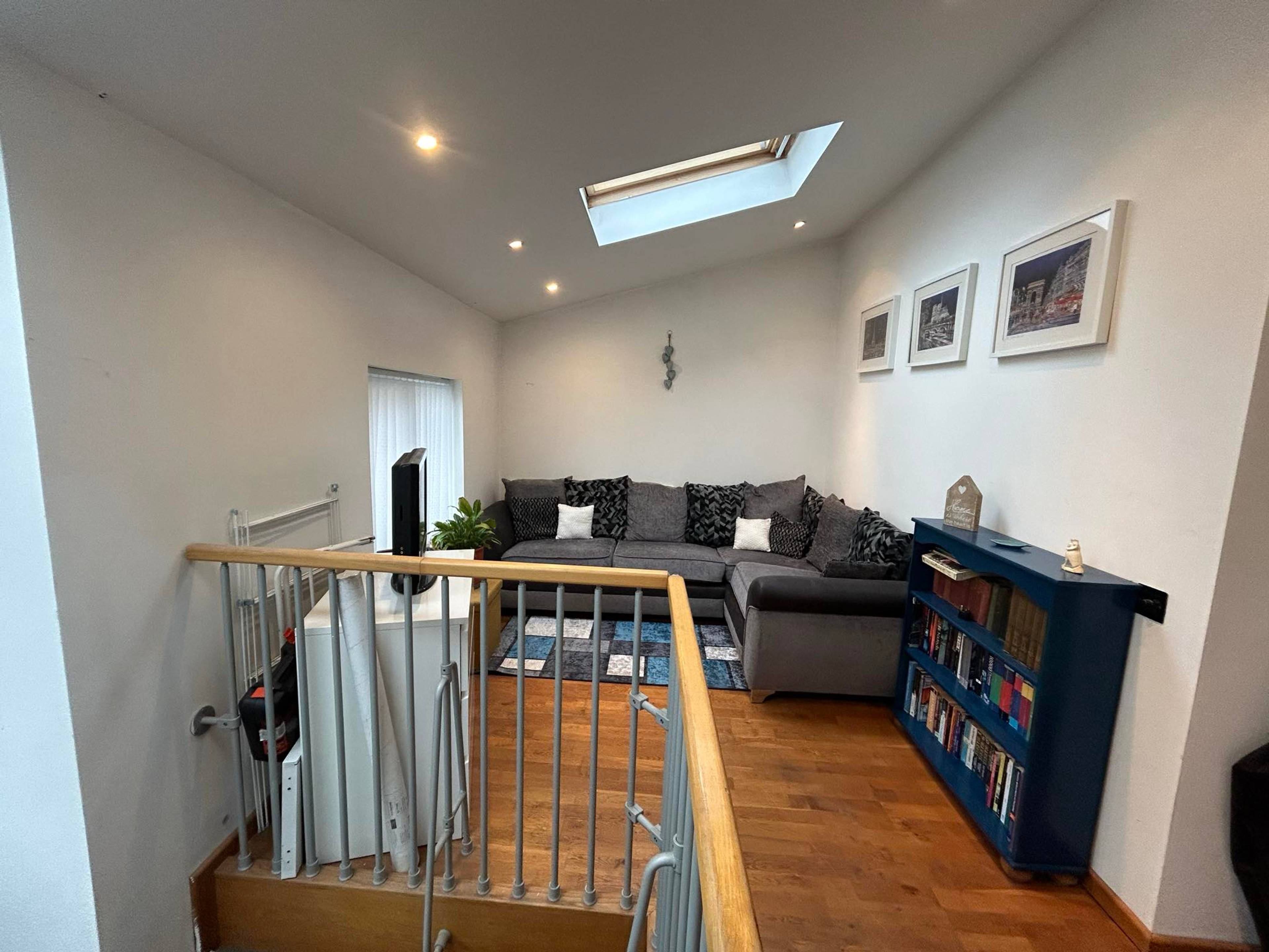Living Room/Bedroom