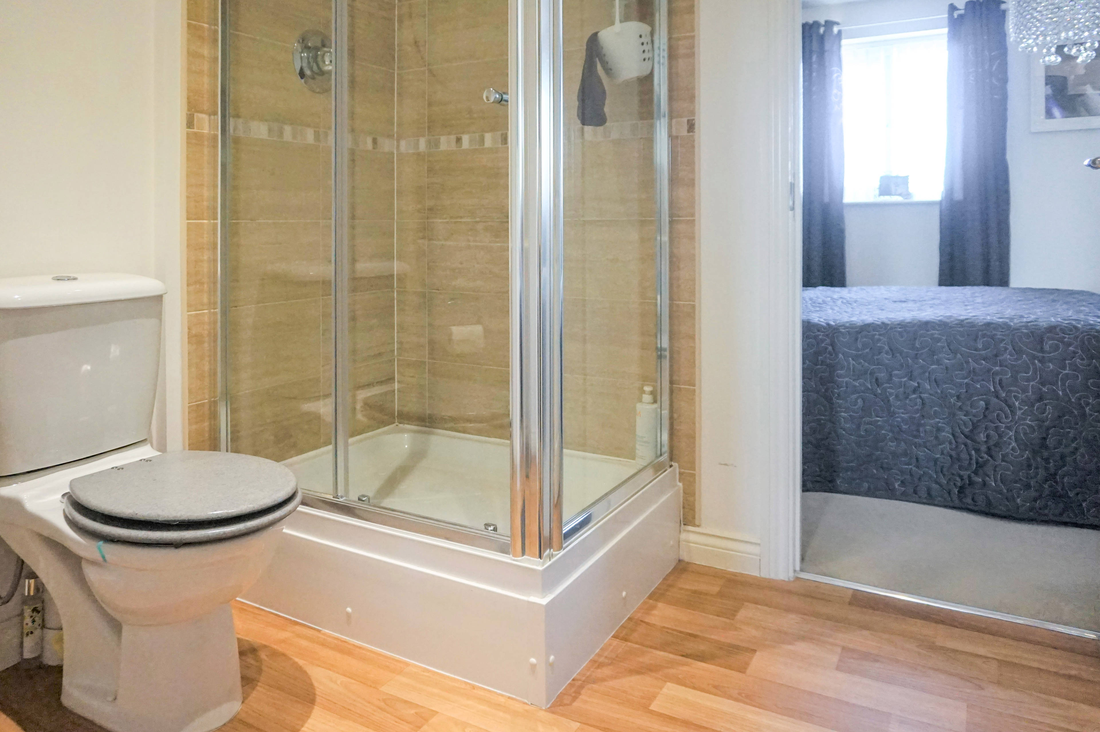 Jack & Jill En-suite