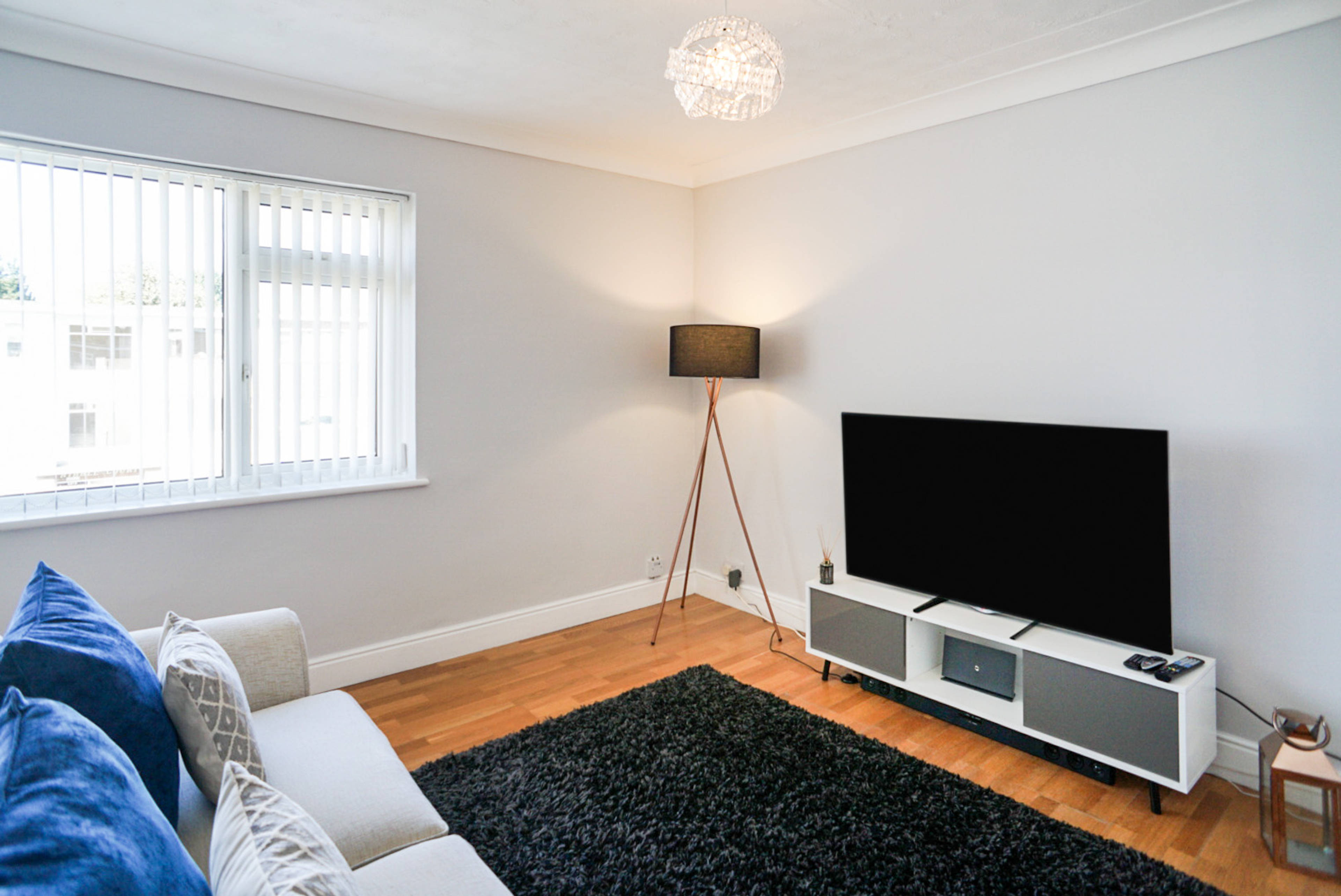 Lounge/Dining Room