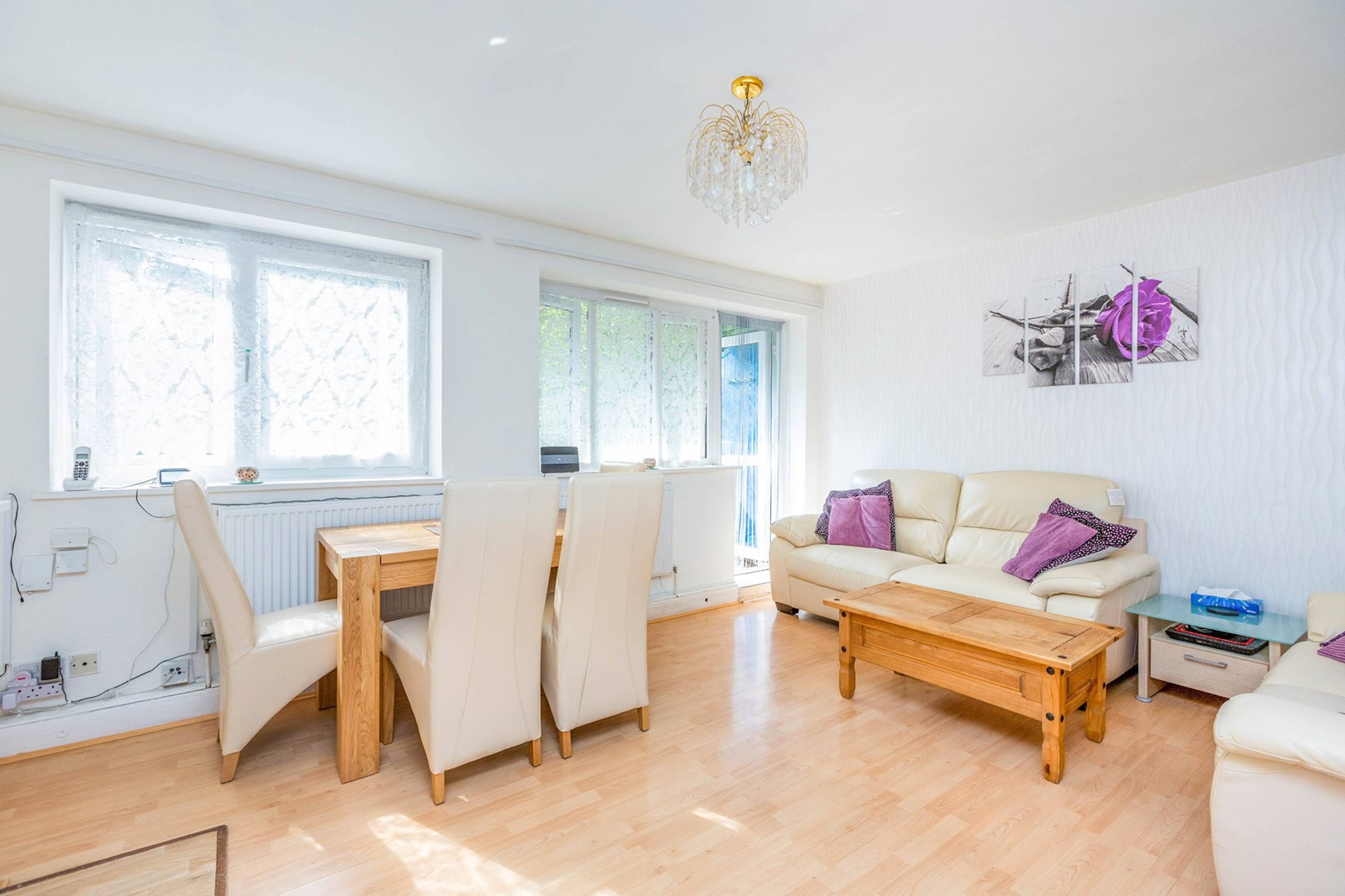 Lounge/Dining Room