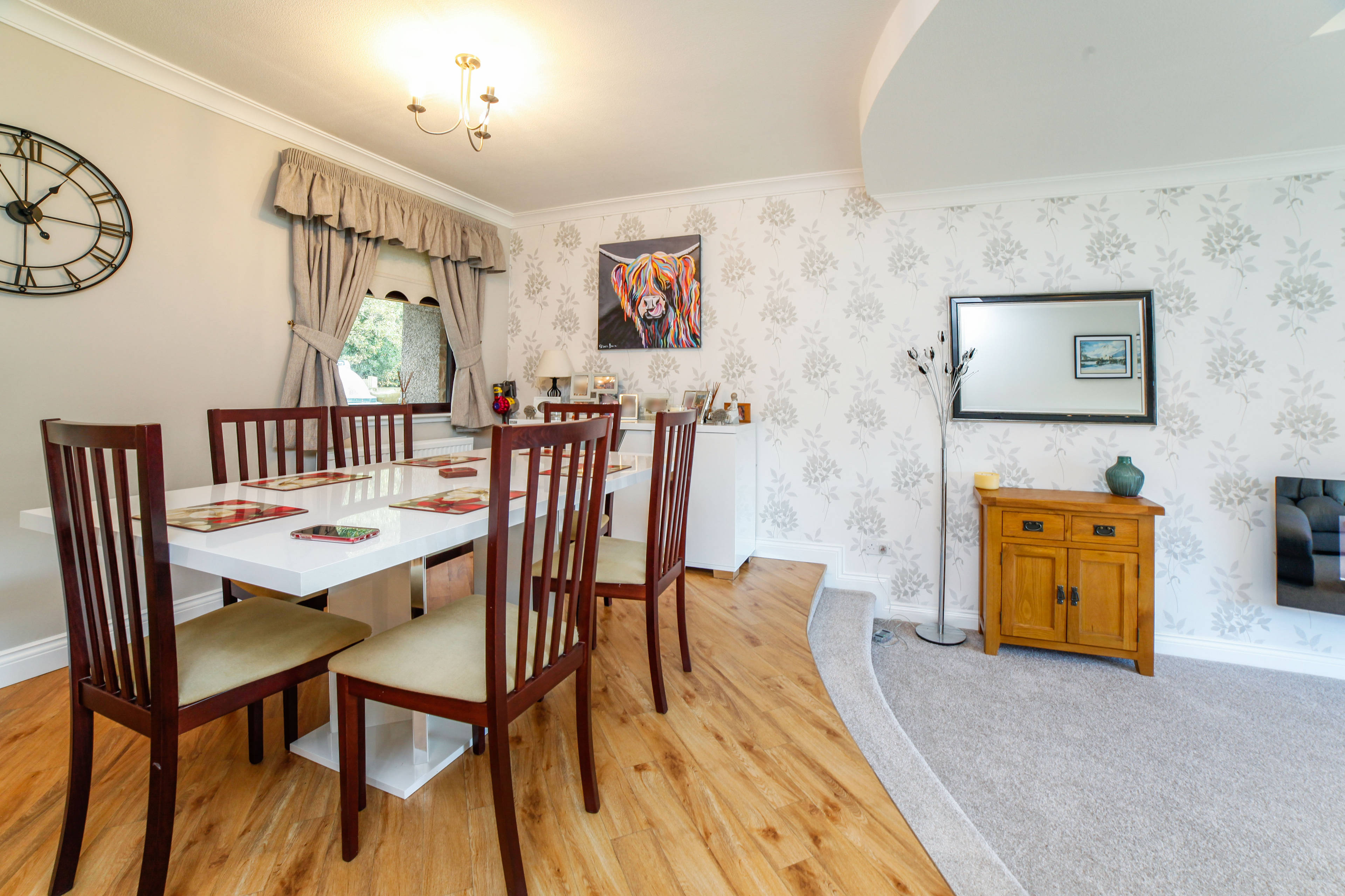Lounge/Dining Room