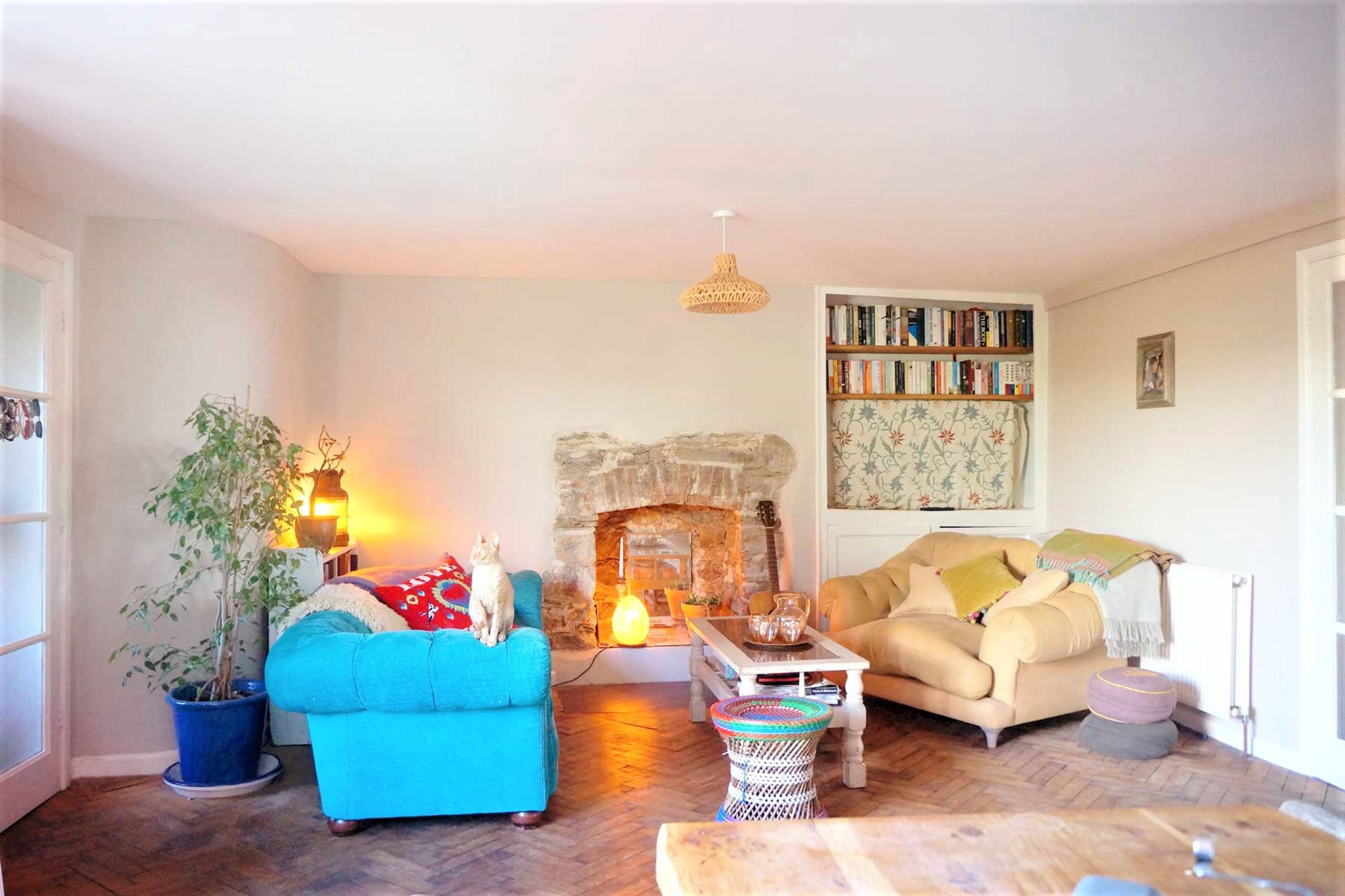 Lounge/Dining Room