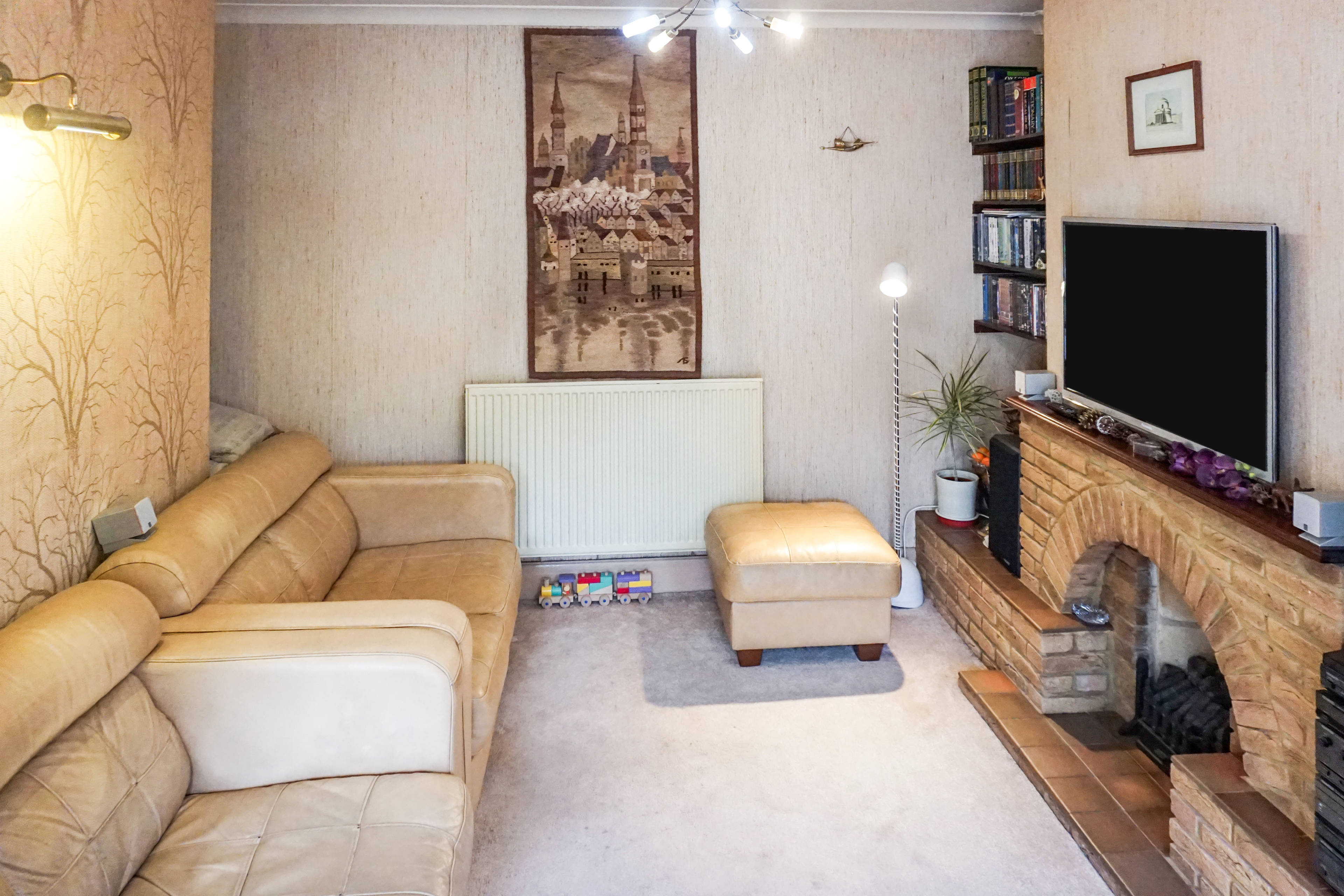 Lounge/Dining Room