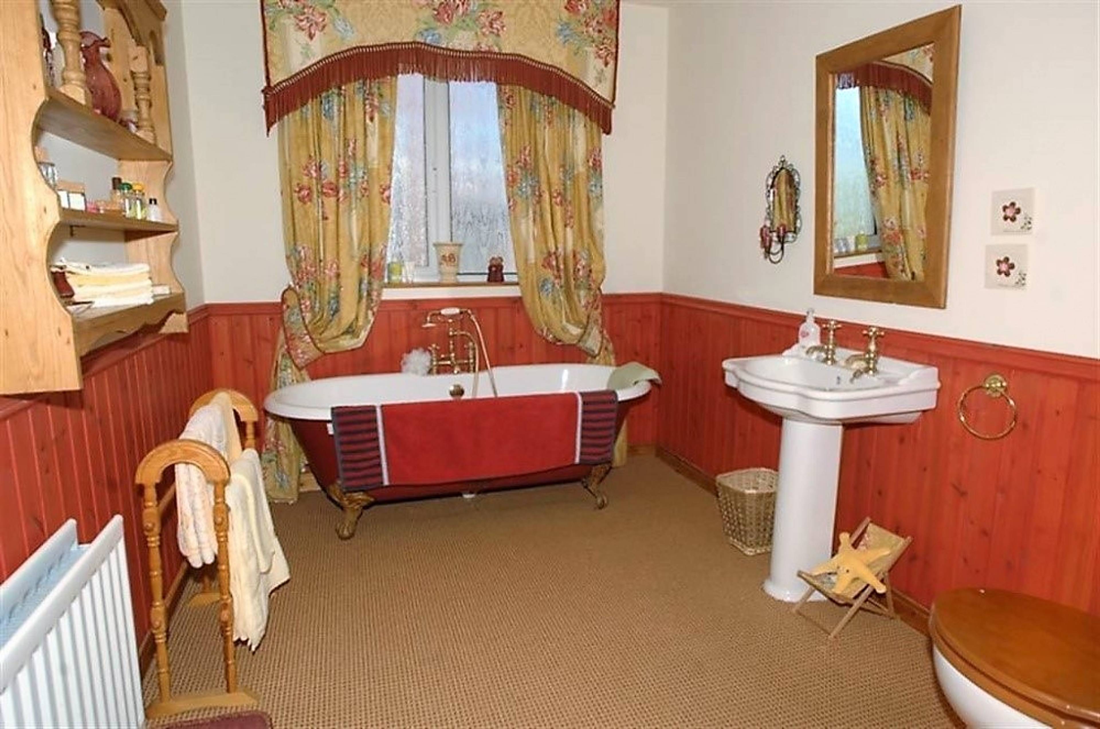 Family Bathroom 
