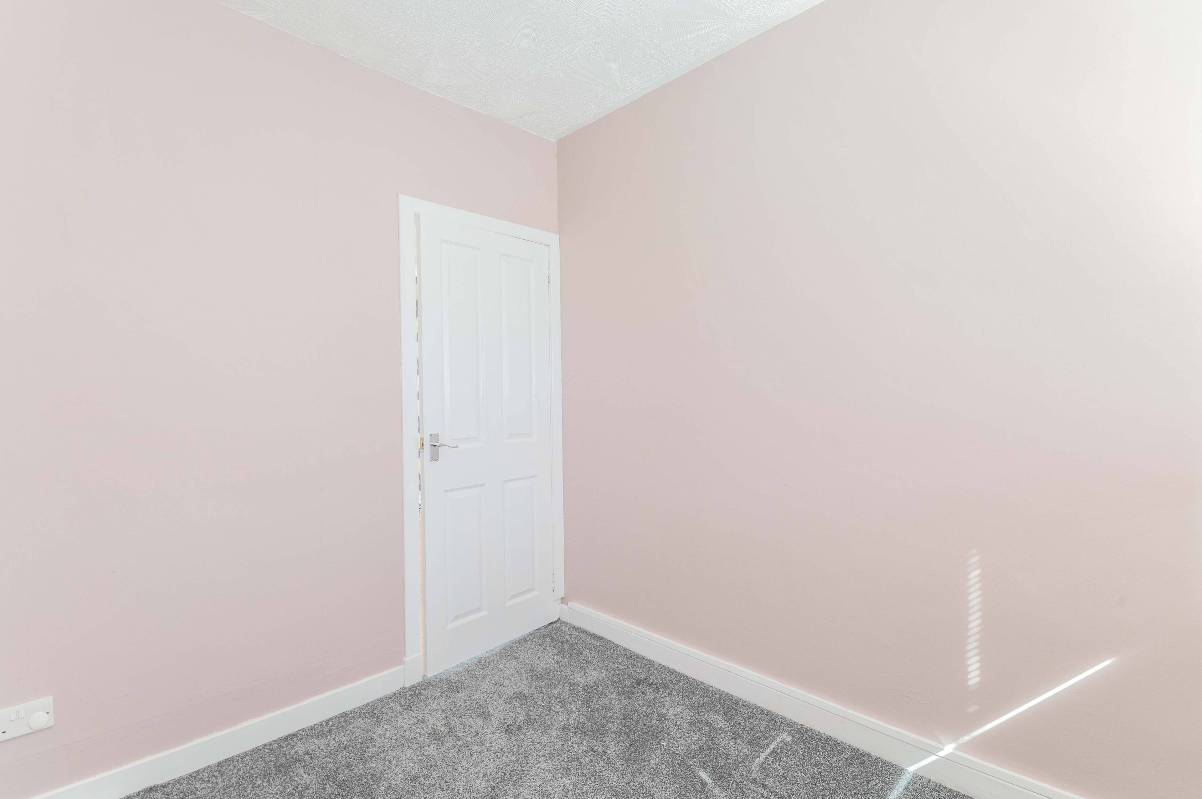 Bed 3 / Dining Room